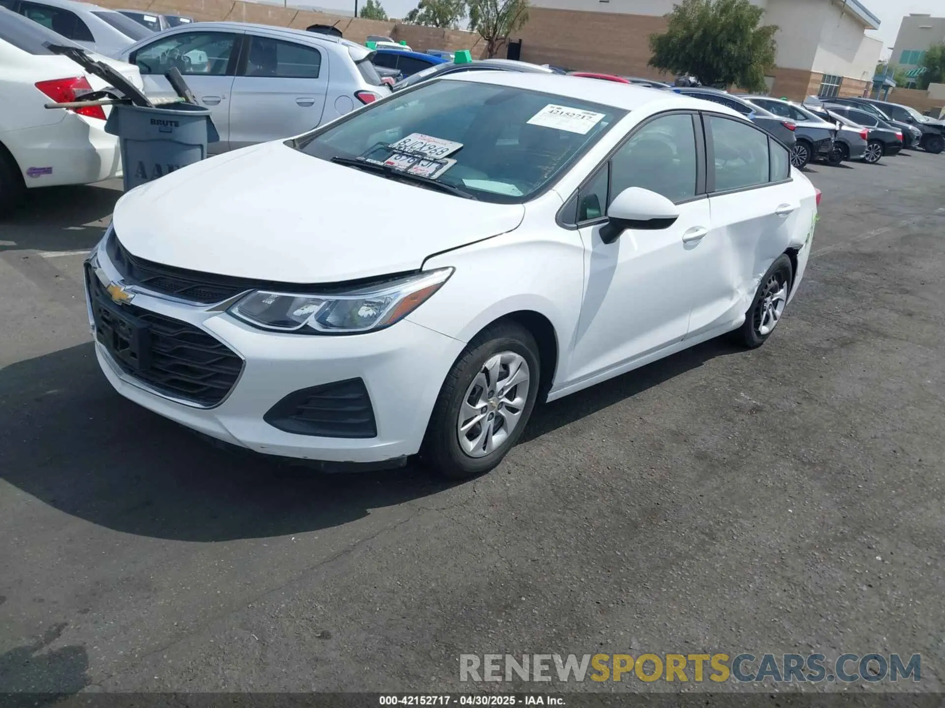 2 Photograph of a damaged car 1G1BC5SM4K7125115 CHEVROLET CRUZE 2019