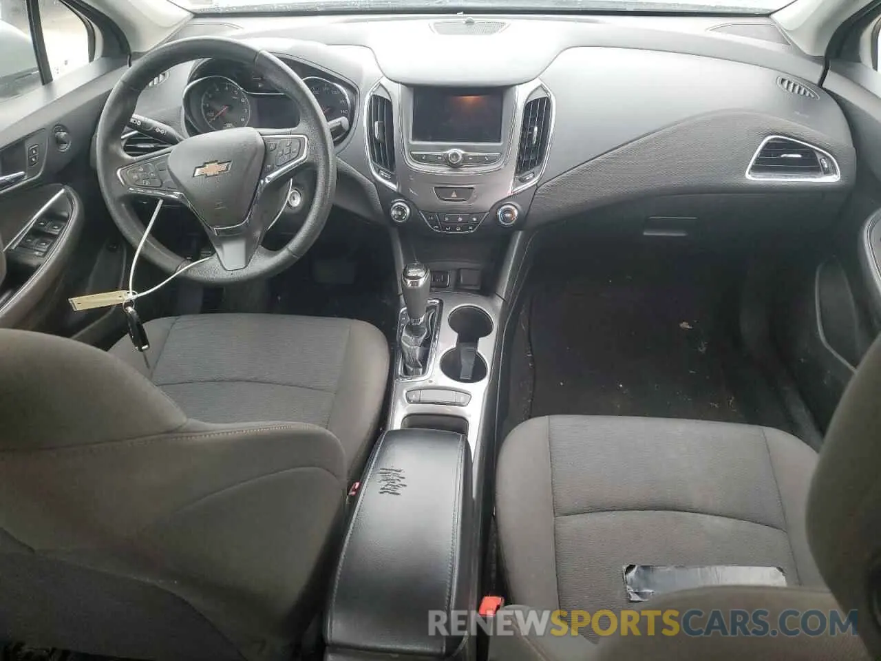 8 Photograph of a damaged car 1G1BC5SM4K7131724 CHEVROLET CRUZE 2019