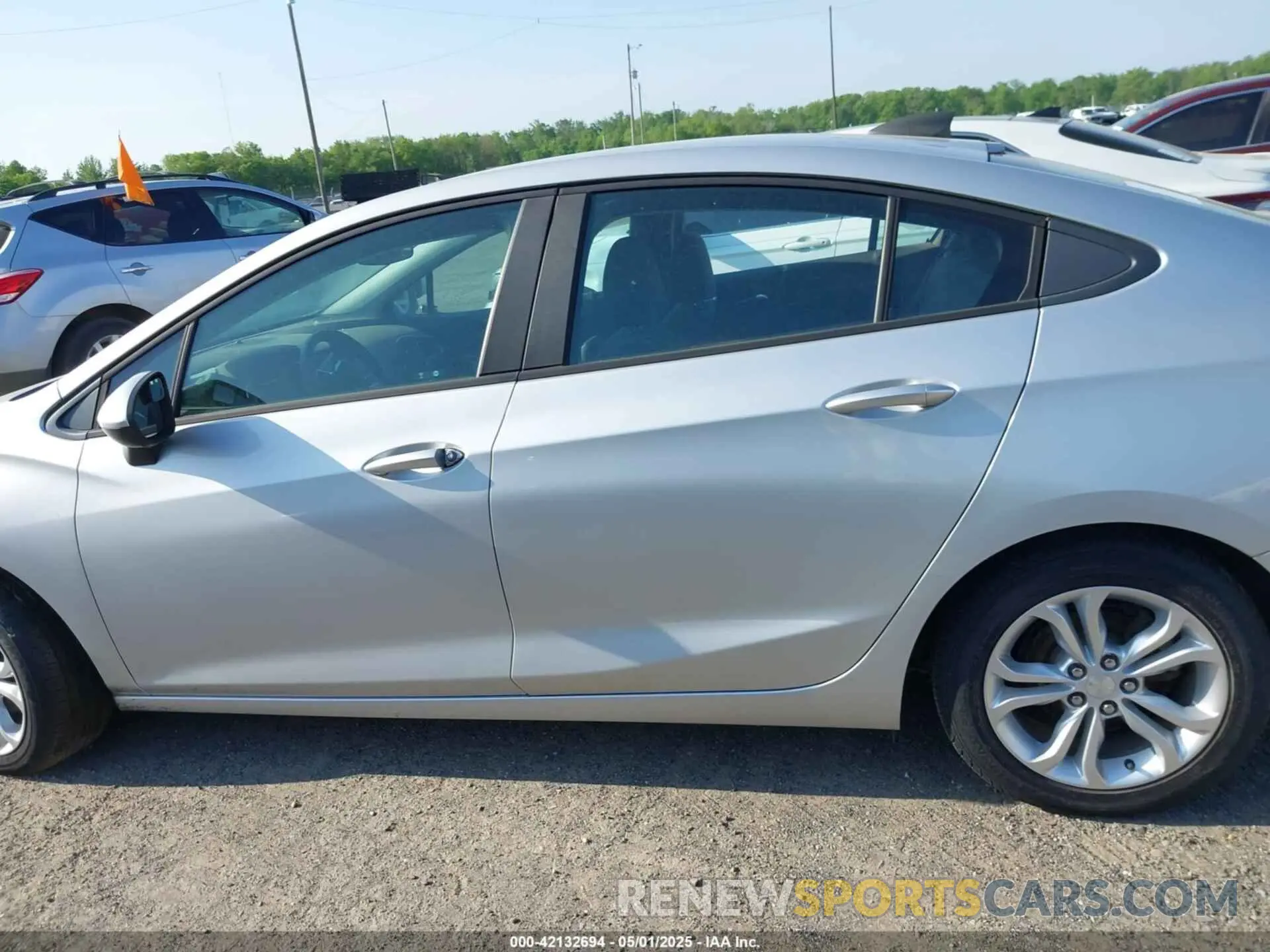 13 Photograph of a damaged car 1G1BC5SM4K7150130 CHEVROLET CRUZE 2019