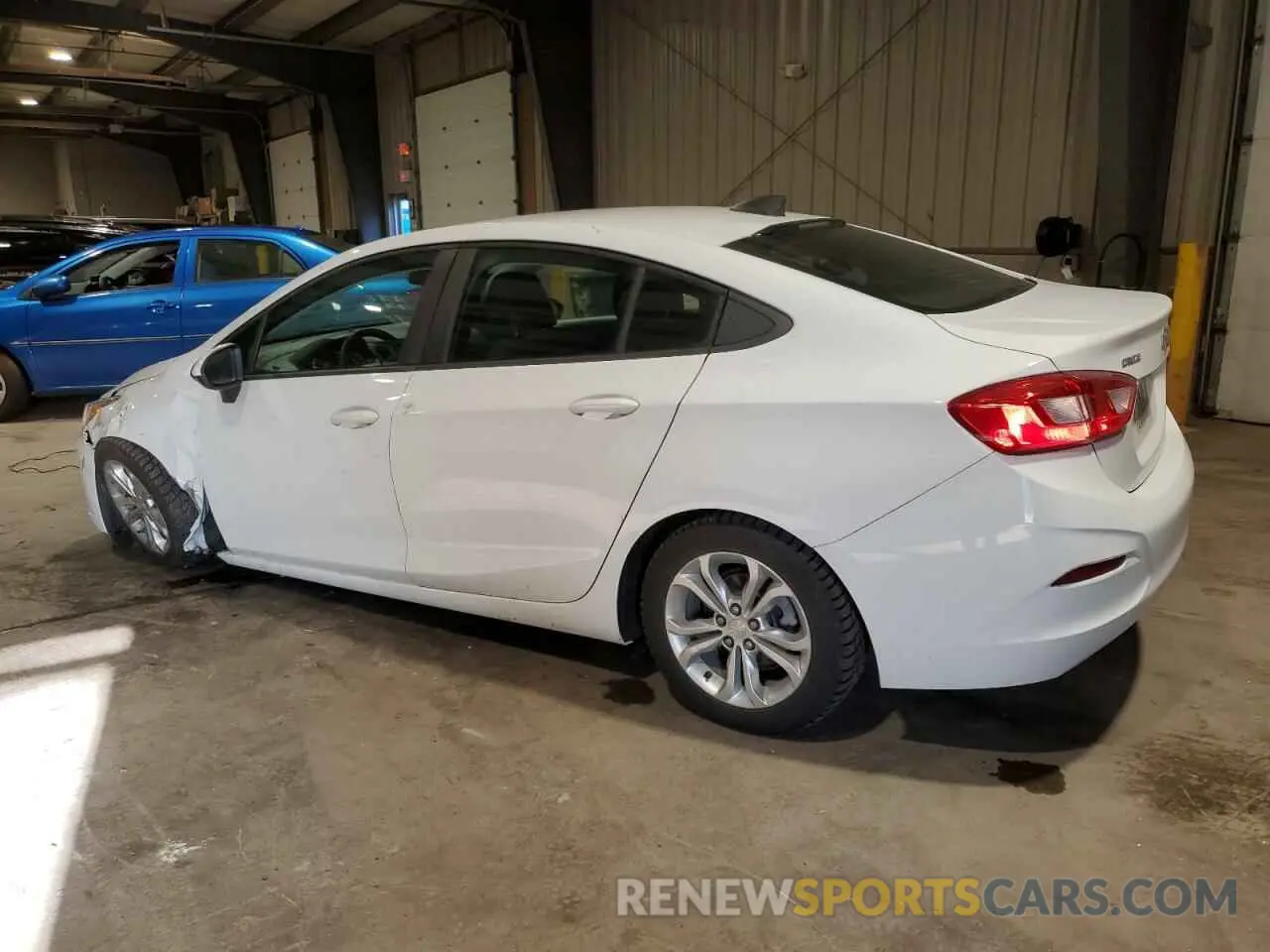 2 Photograph of a damaged car 1G1BC5SM4K7153142 CHEVROLET CRUZE 2019