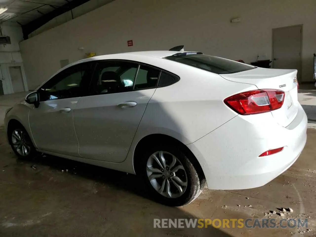 2 Photograph of a damaged car 1G1BC5SM4K7153299 CHEVROLET CRUZE 2019