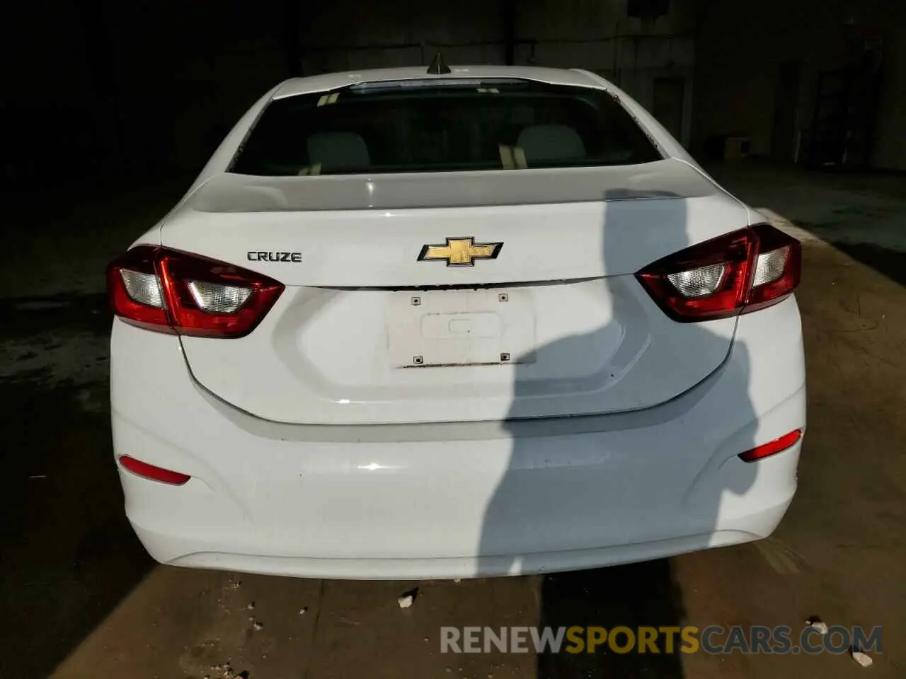 6 Photograph of a damaged car 1G1BC5SM4K7153299 CHEVROLET CRUZE 2019