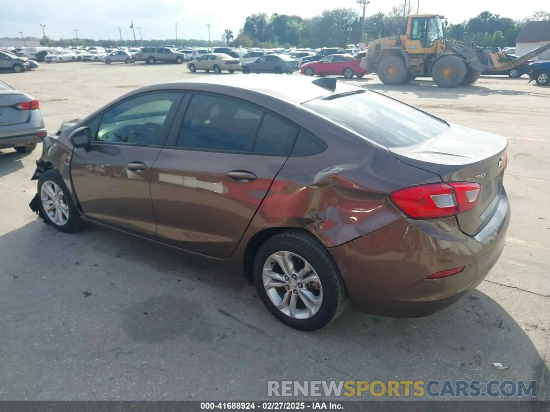 3 Photograph of a damaged car 1G1BC5SM5K7106699 CHEVROLET CRUZE 2019