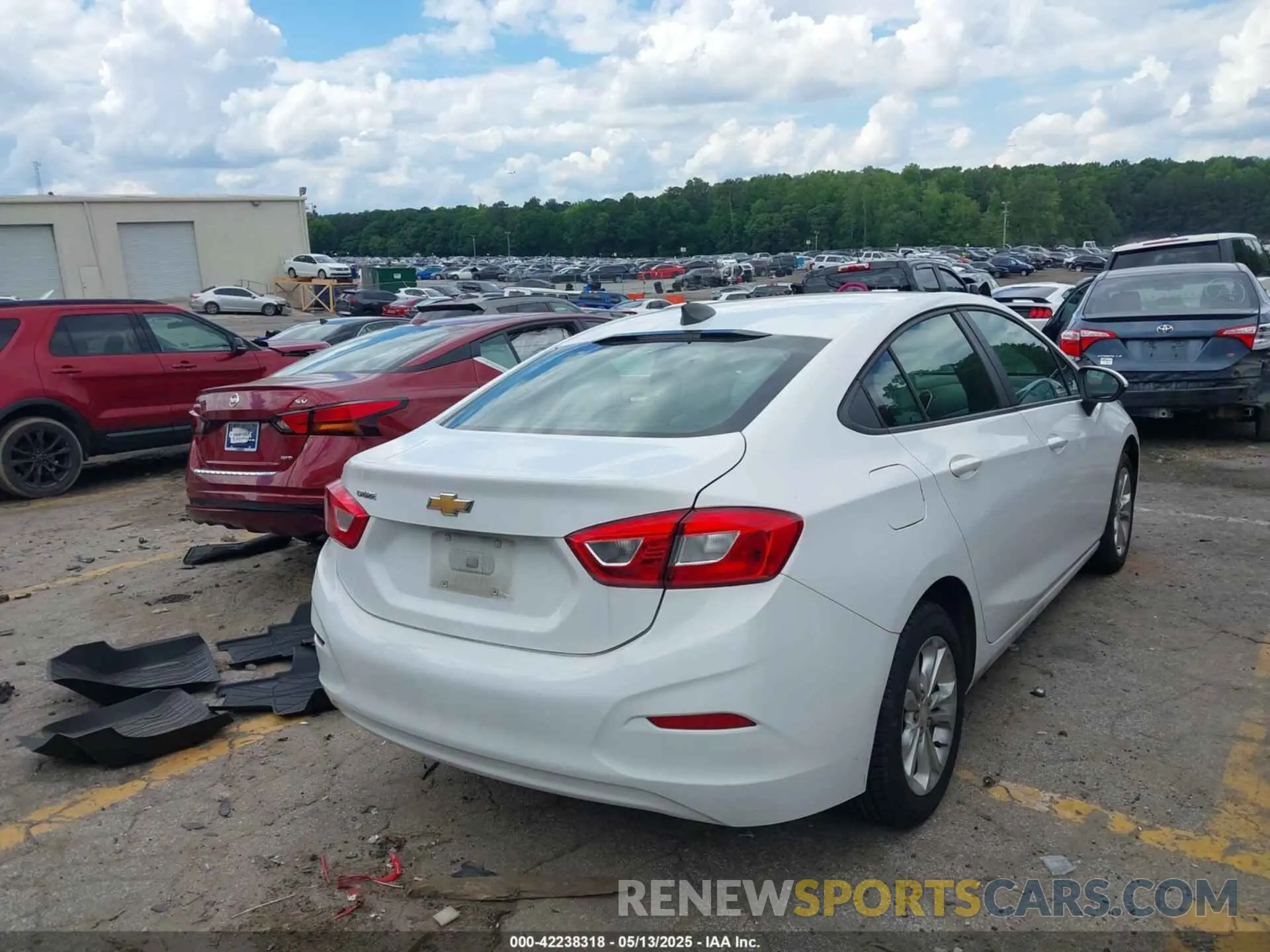 4 Photograph of a damaged car 1G1BC5SM5K7149861 CHEVROLET CRUZE 2019