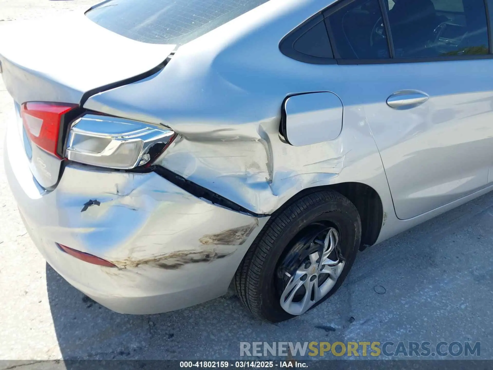 6 Photograph of a damaged car 1G1BC5SM5K7149892 CHEVROLET CRUZE 2019