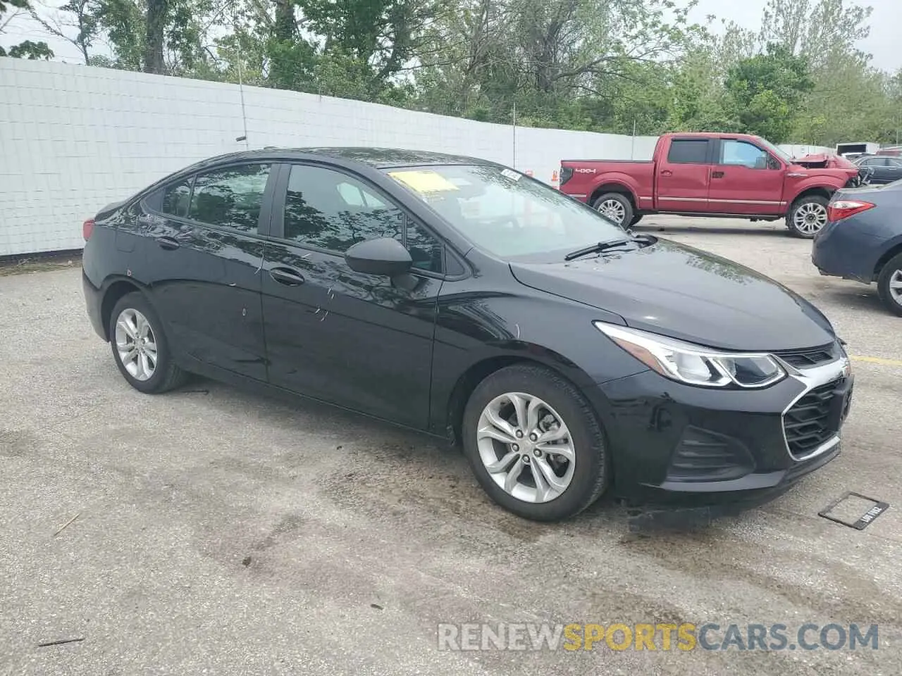 4 Photograph of a damaged car 1G1BC5SM5K7152064 CHEVROLET CRUZE 2019