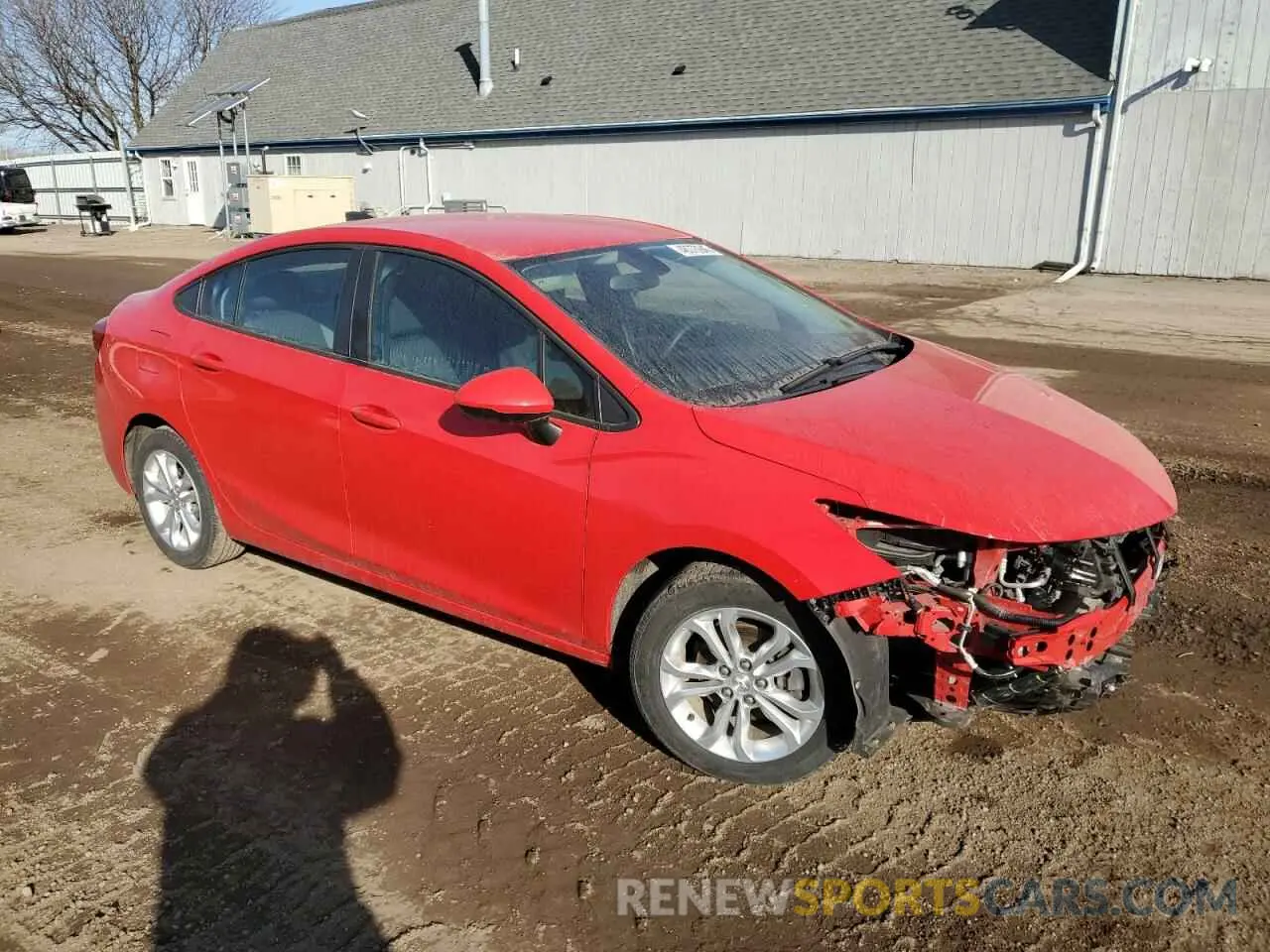 4 Photograph of a damaged car 1G1BC5SM6K7107733 CHEVROLET CRUZE 2019