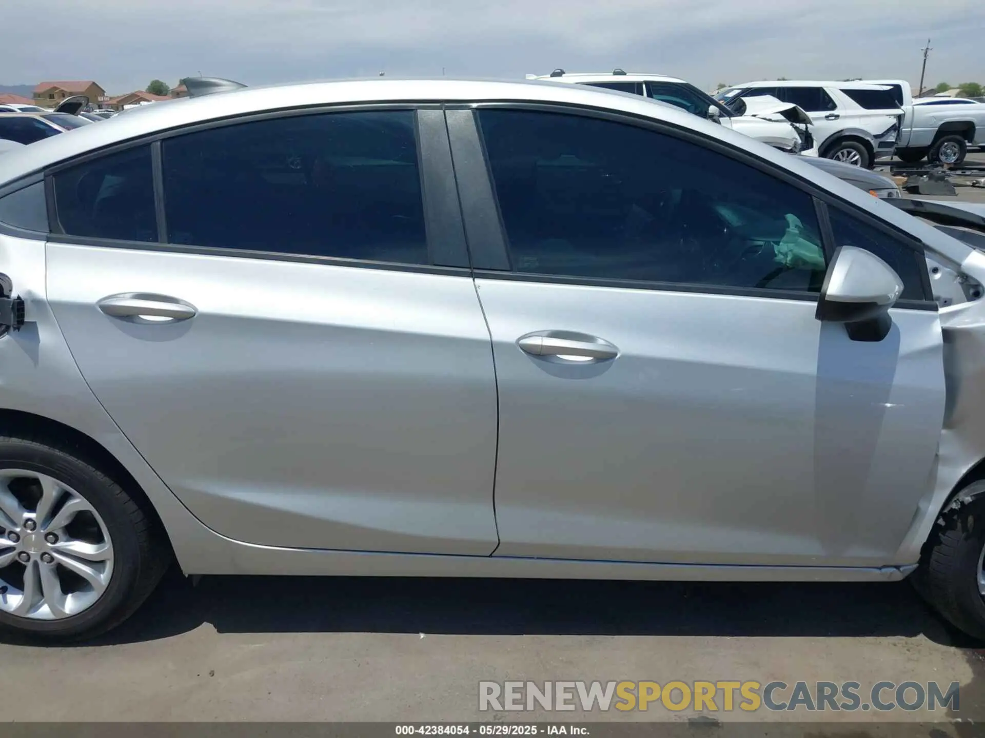 12 Photograph of a damaged car 1G1BC5SM6K7112107 CHEVROLET CRUZE 2019