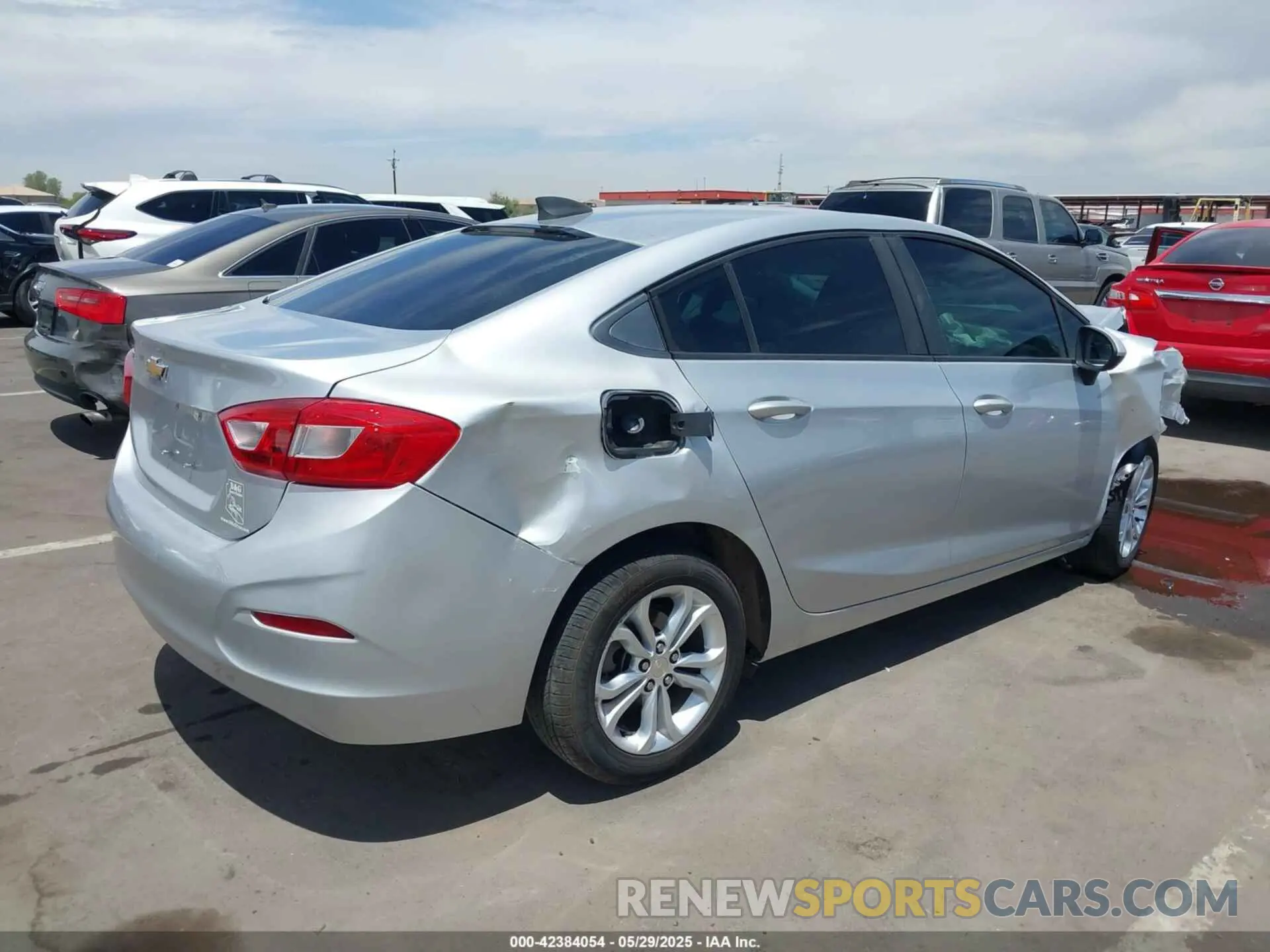 4 Photograph of a damaged car 1G1BC5SM6K7112107 CHEVROLET CRUZE 2019