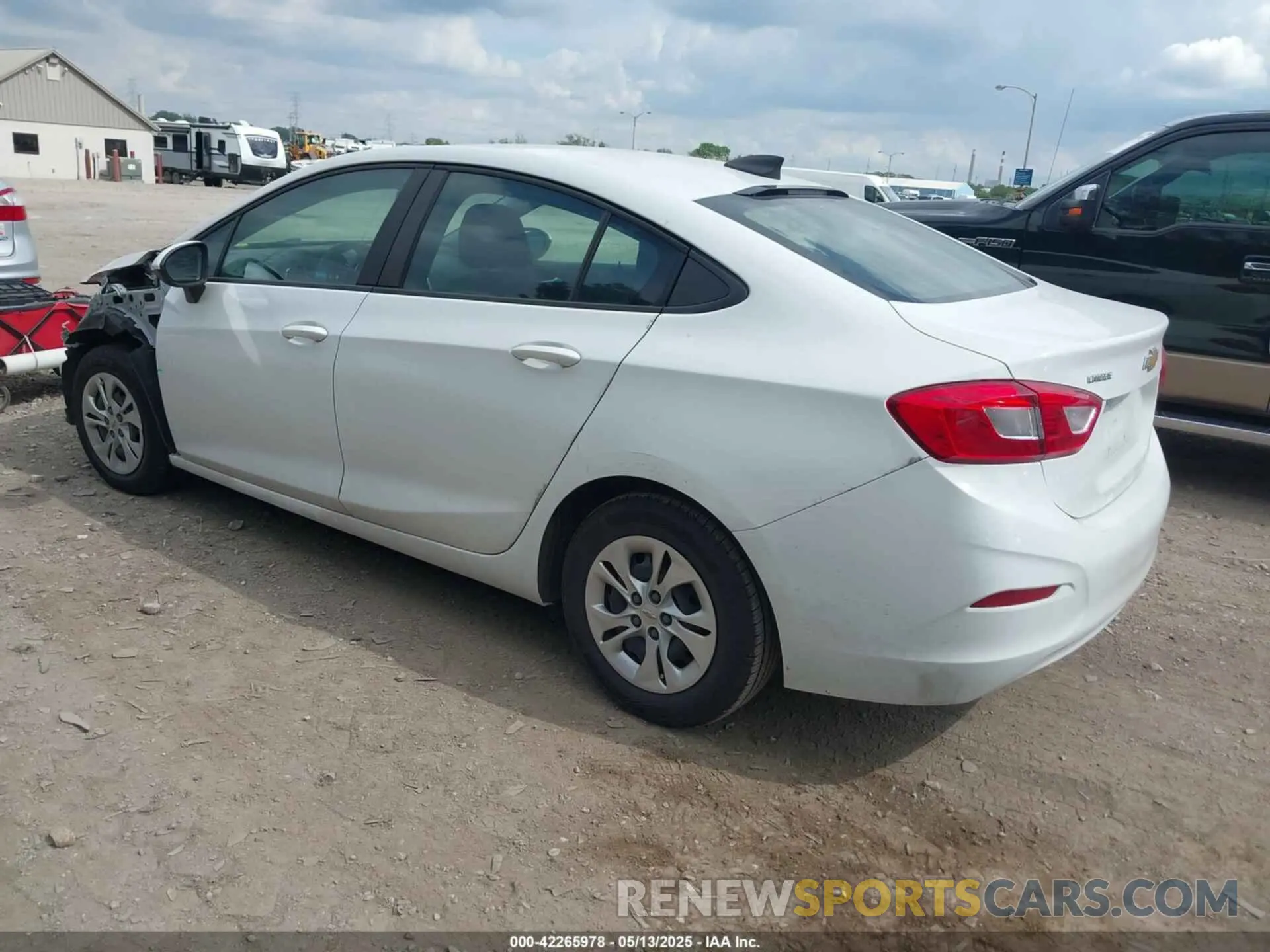 3 Photograph of a damaged car 1G1BC5SM6K7127626 CHEVROLET CRUZE 2019