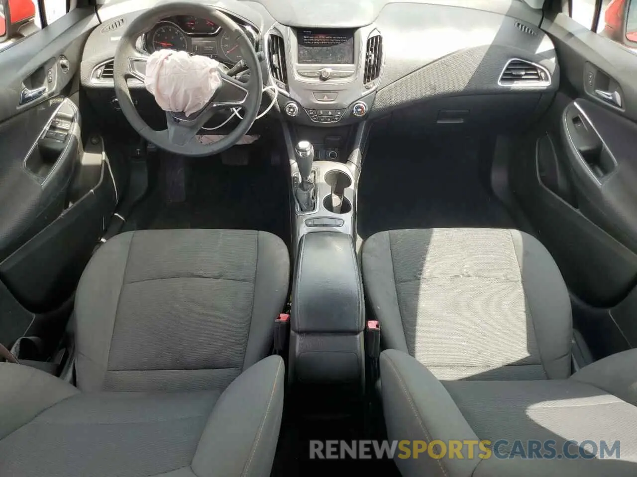 8 Photograph of a damaged car 1G1BC5SM6K7132051 CHEVROLET CRUZE 2019