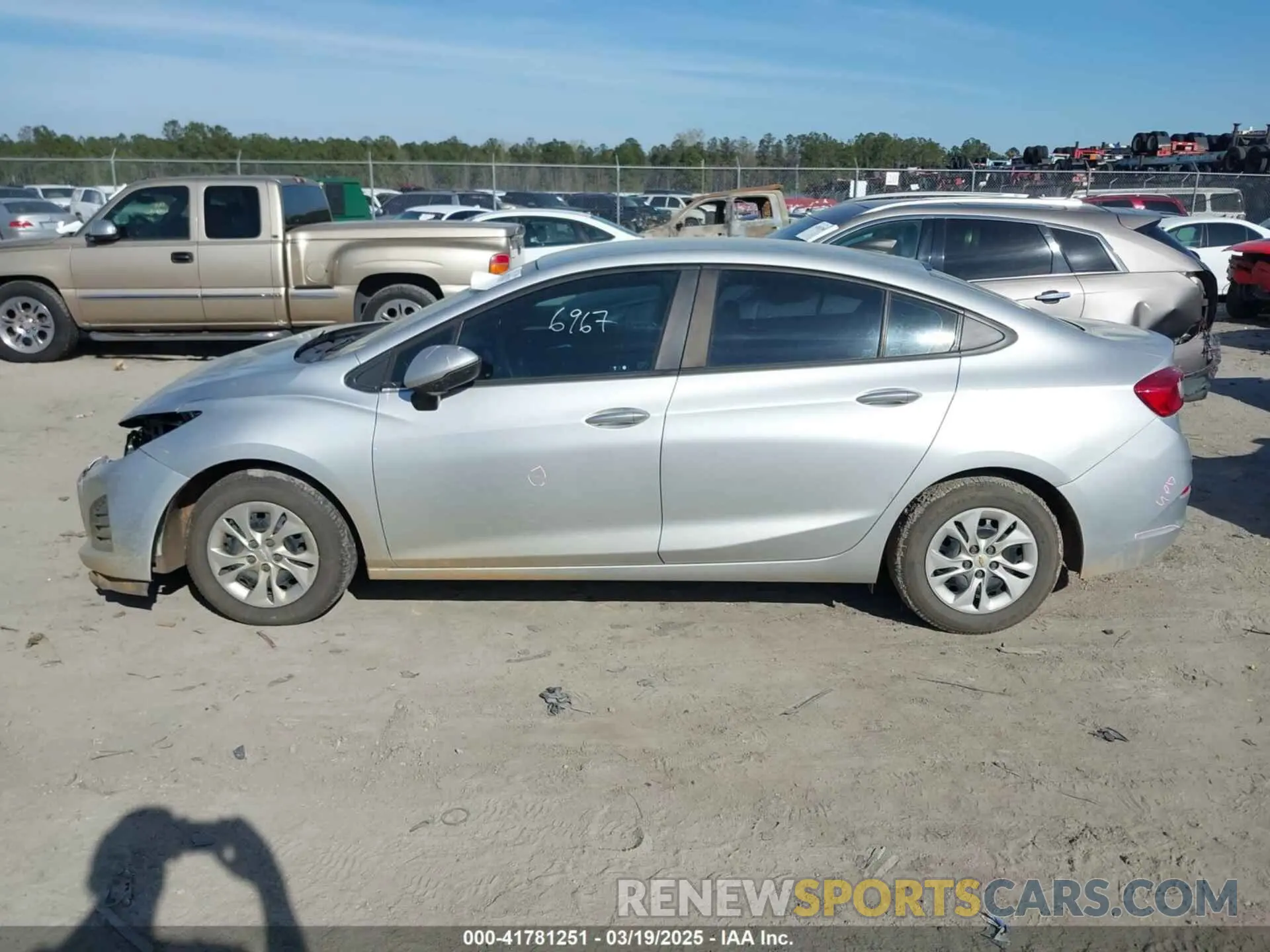14 Photograph of a damaged car 1G1BC5SM6K7146967 CHEVROLET CRUZE 2019