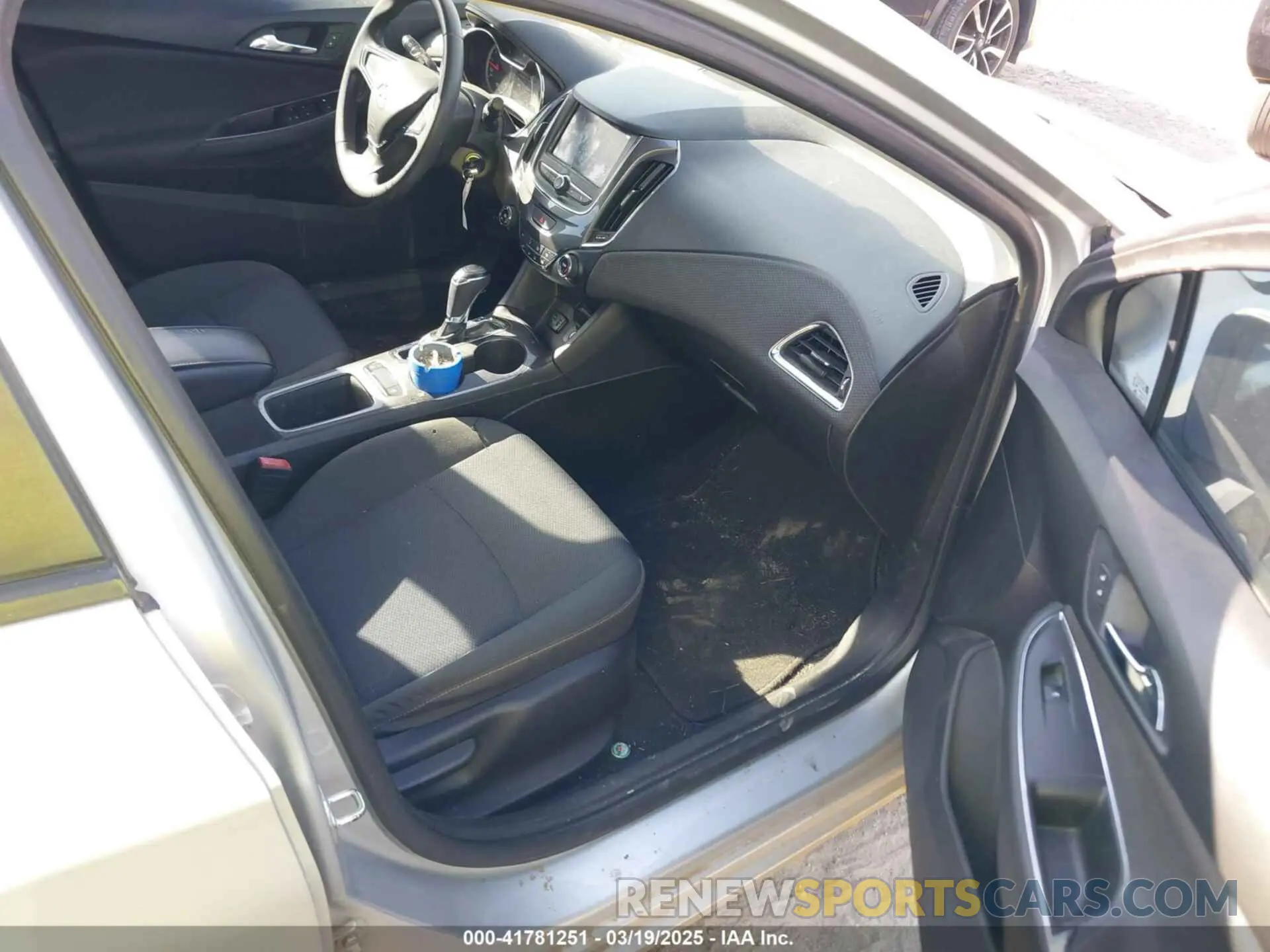 5 Photograph of a damaged car 1G1BC5SM6K7146967 CHEVROLET CRUZE 2019