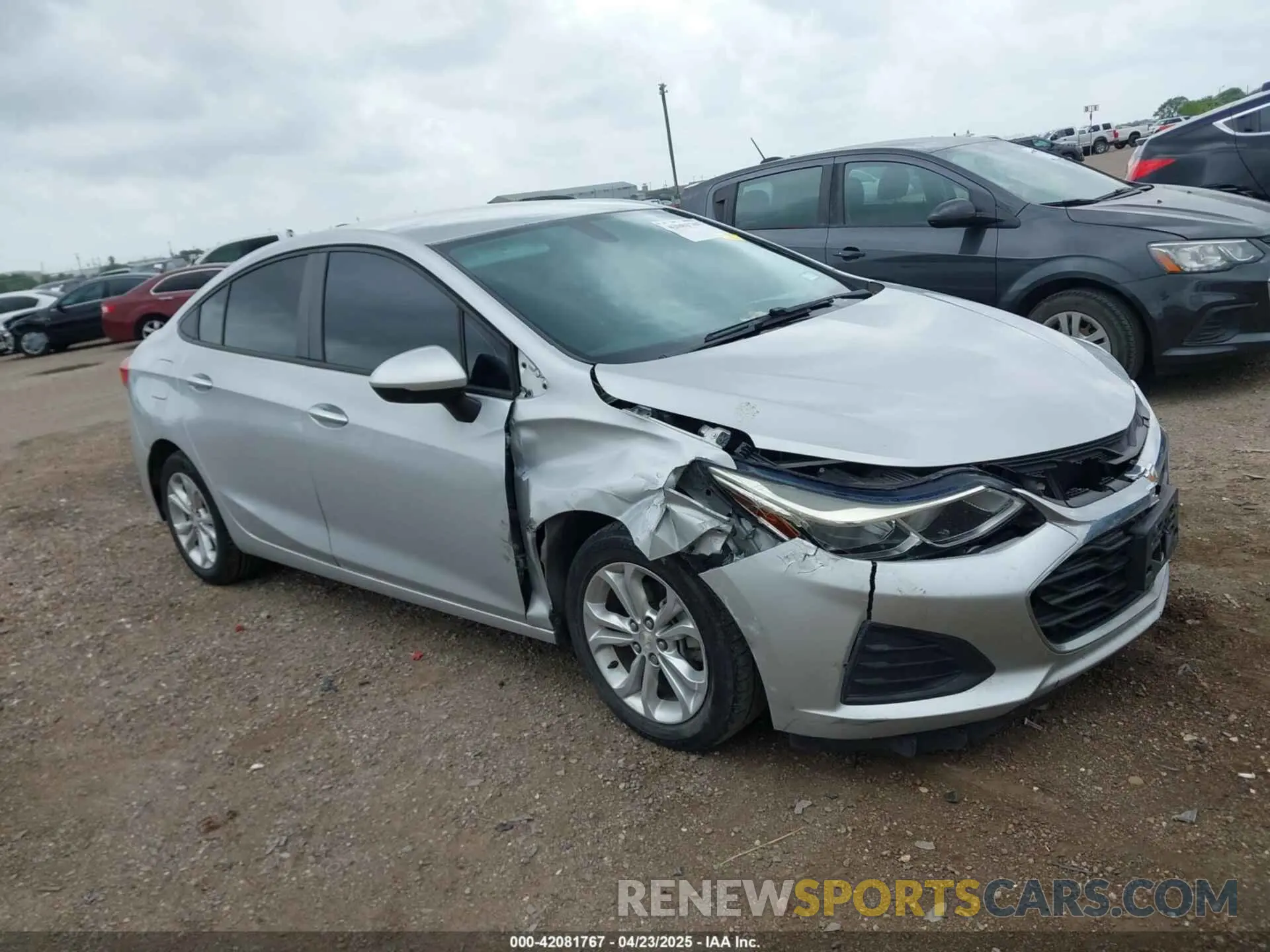 13 Photograph of a damaged car 1G1BC5SM6K7149092 CHEVROLET CRUZE 2019