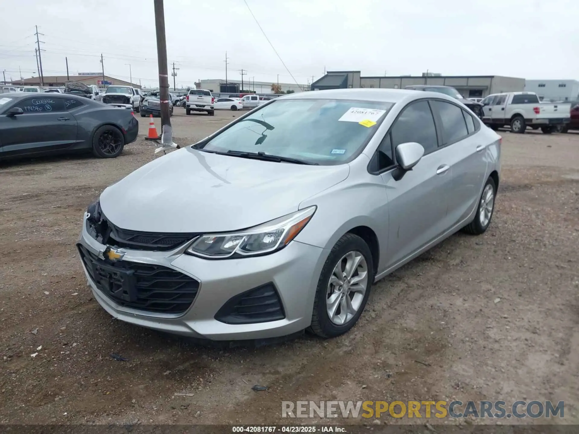 2 Photograph of a damaged car 1G1BC5SM6K7149092 CHEVROLET CRUZE 2019