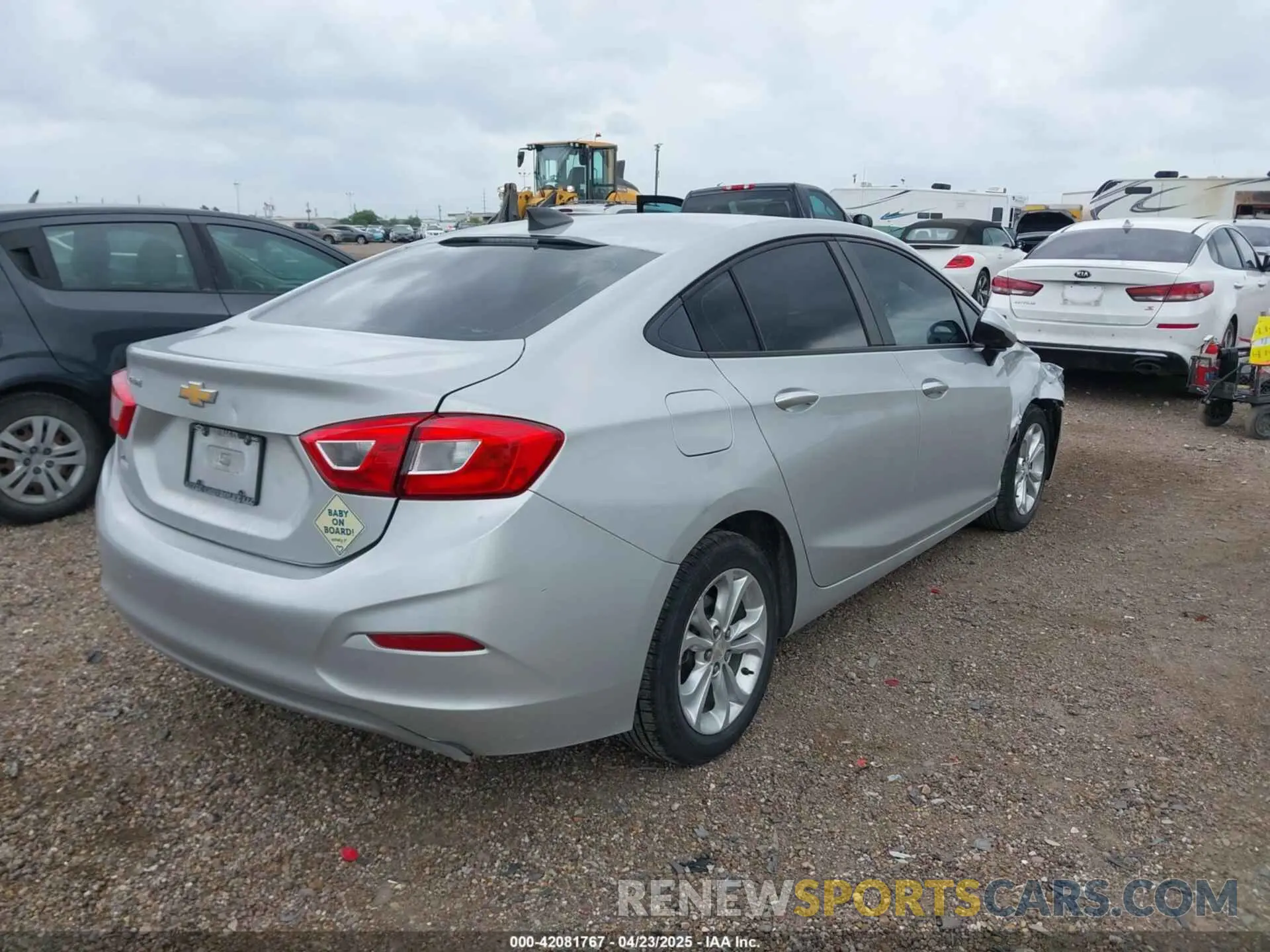 4 Photograph of a damaged car 1G1BC5SM6K7149092 CHEVROLET CRUZE 2019