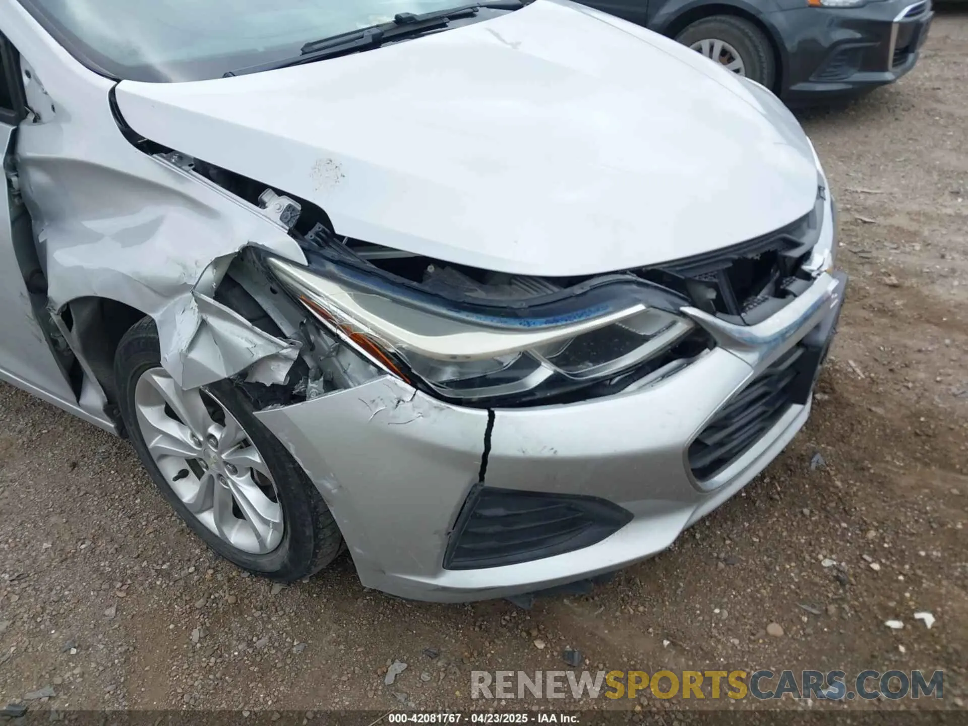 6 Photograph of a damaged car 1G1BC5SM6K7149092 CHEVROLET CRUZE 2019