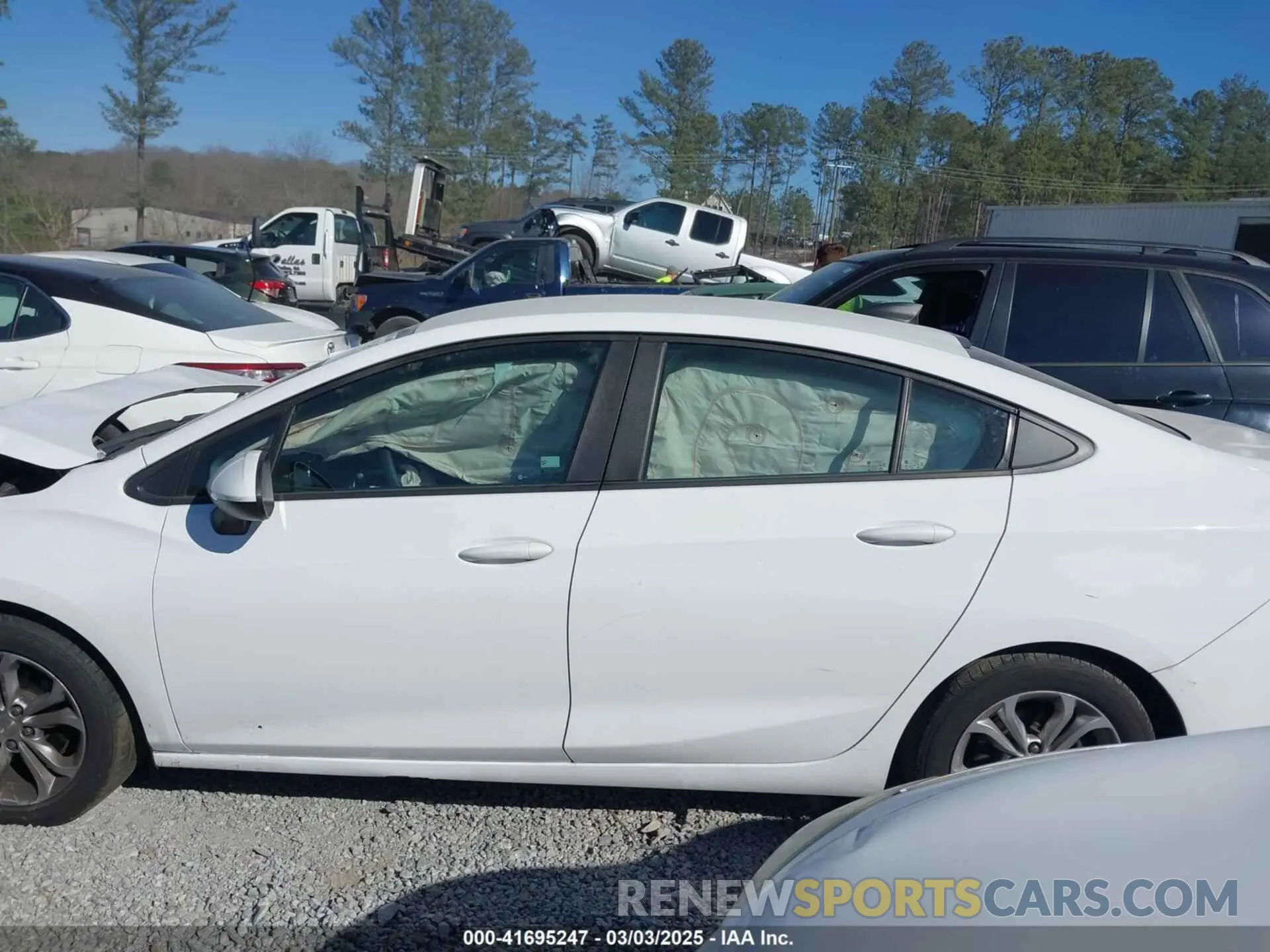 14 Photograph of a damaged car 1G1BC5SM7K7109314 CHEVROLET CRUZE 2019