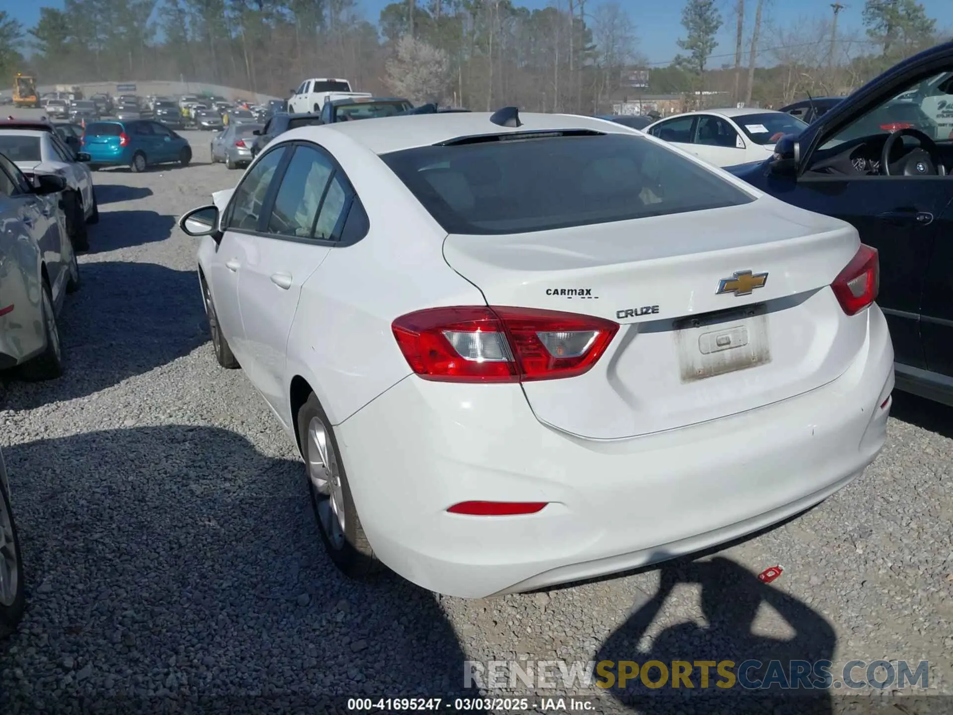 3 Photograph of a damaged car 1G1BC5SM7K7109314 CHEVROLET CRUZE 2019