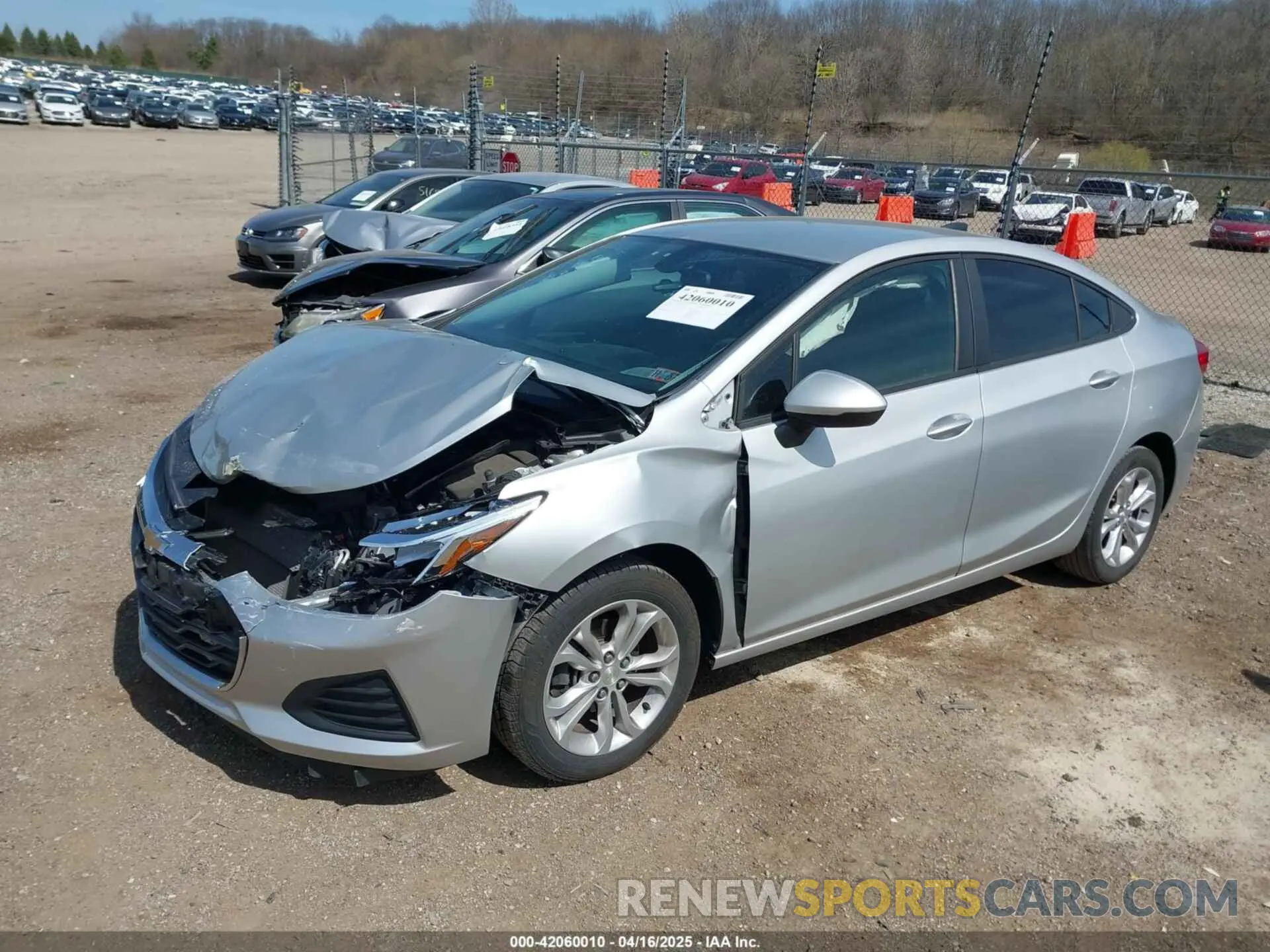 2 Photograph of a damaged car 1G1BC5SM7K7135668 CHEVROLET CRUZE 2019