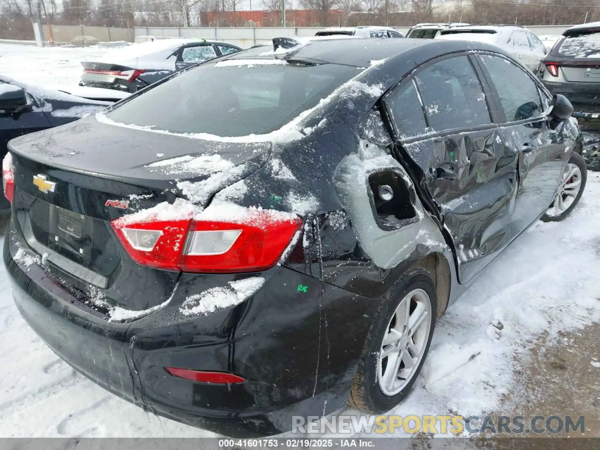 4 Photograph of a damaged car 1G1BC5SM8K7109774 CHEVROLET CRUZE 2019