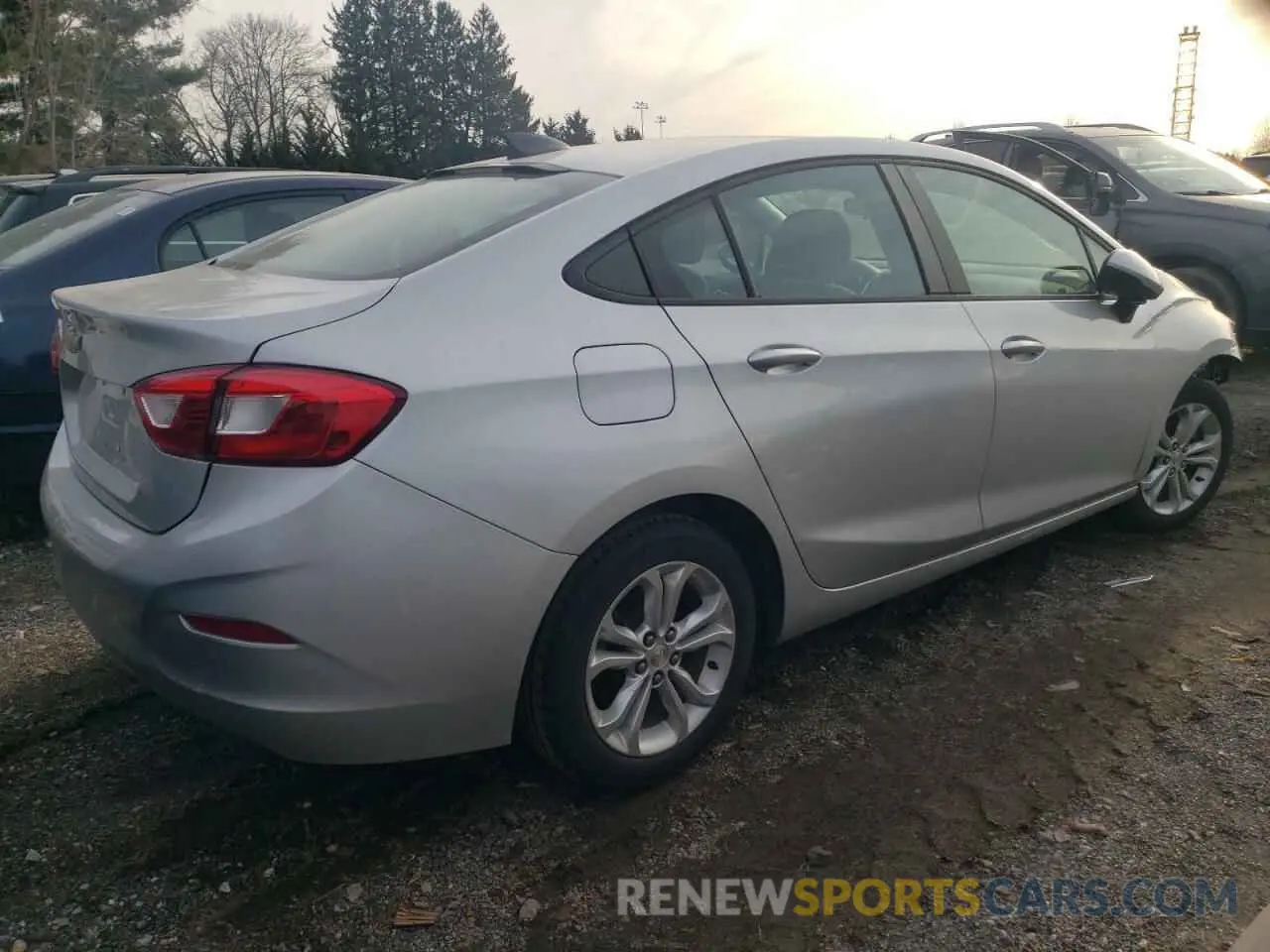 3 Photograph of a damaged car 1G1BC5SM8K7133301 CHEVROLET CRUZE 2019