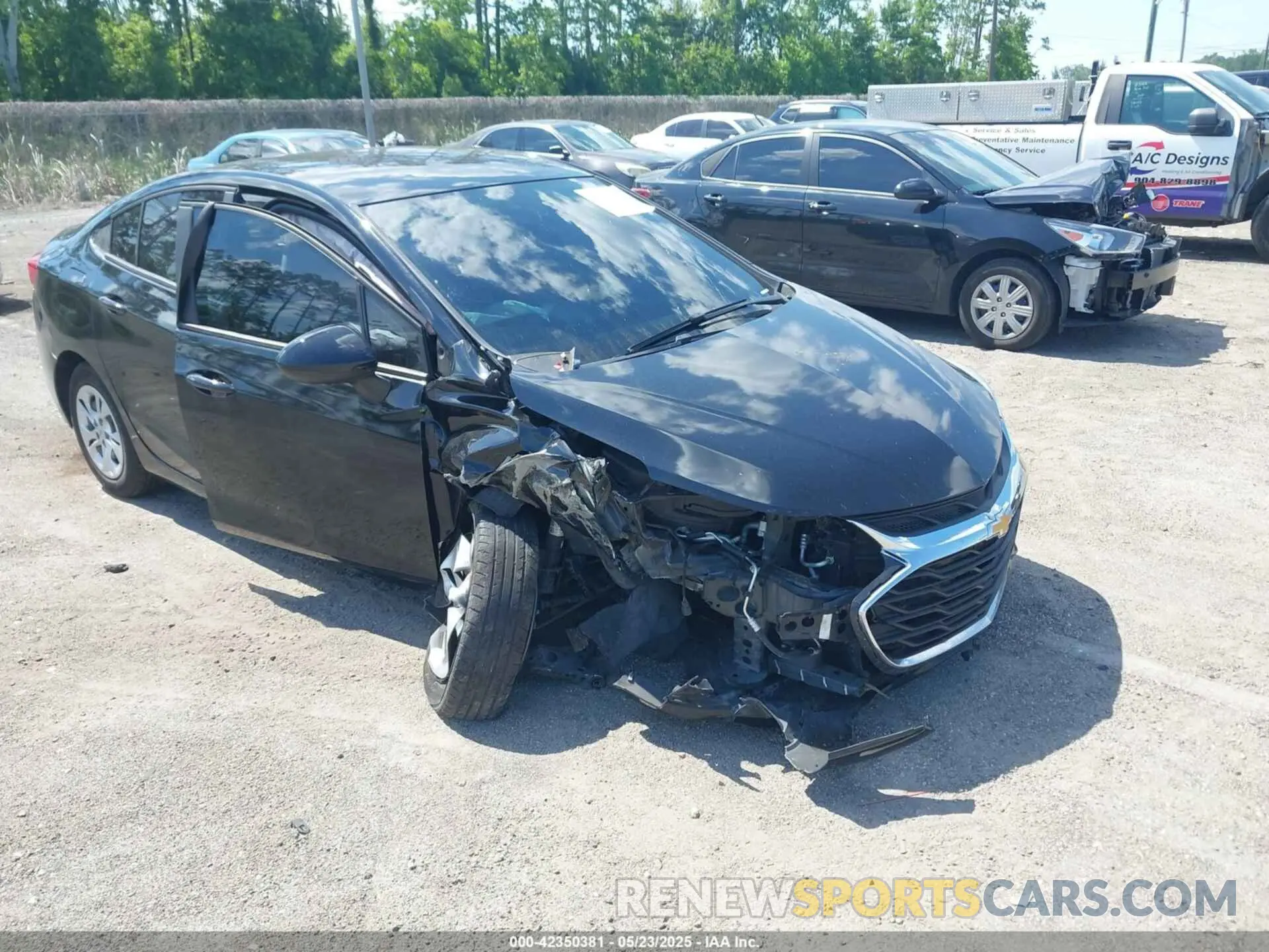 1 Photograph of a damaged car 1G1BC5SM9K7128611 CHEVROLET CRUZE 2019