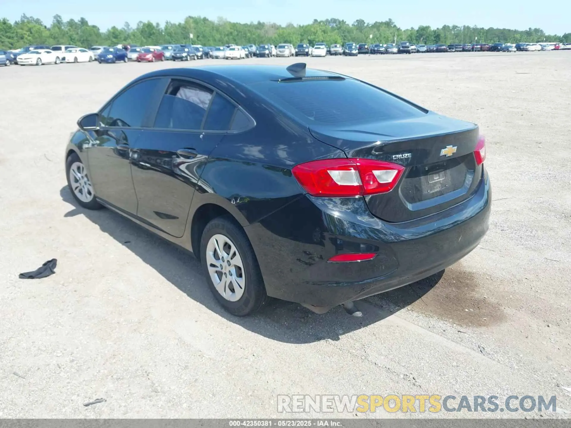 3 Photograph of a damaged car 1G1BC5SM9K7128611 CHEVROLET CRUZE 2019