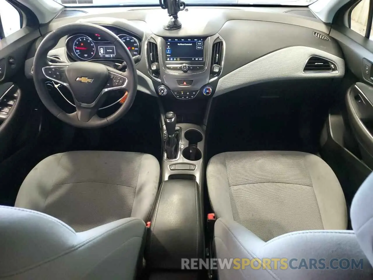 8 Photograph of a damaged car 1G1BC5SMXK7111073 CHEVROLET CRUZE 2019