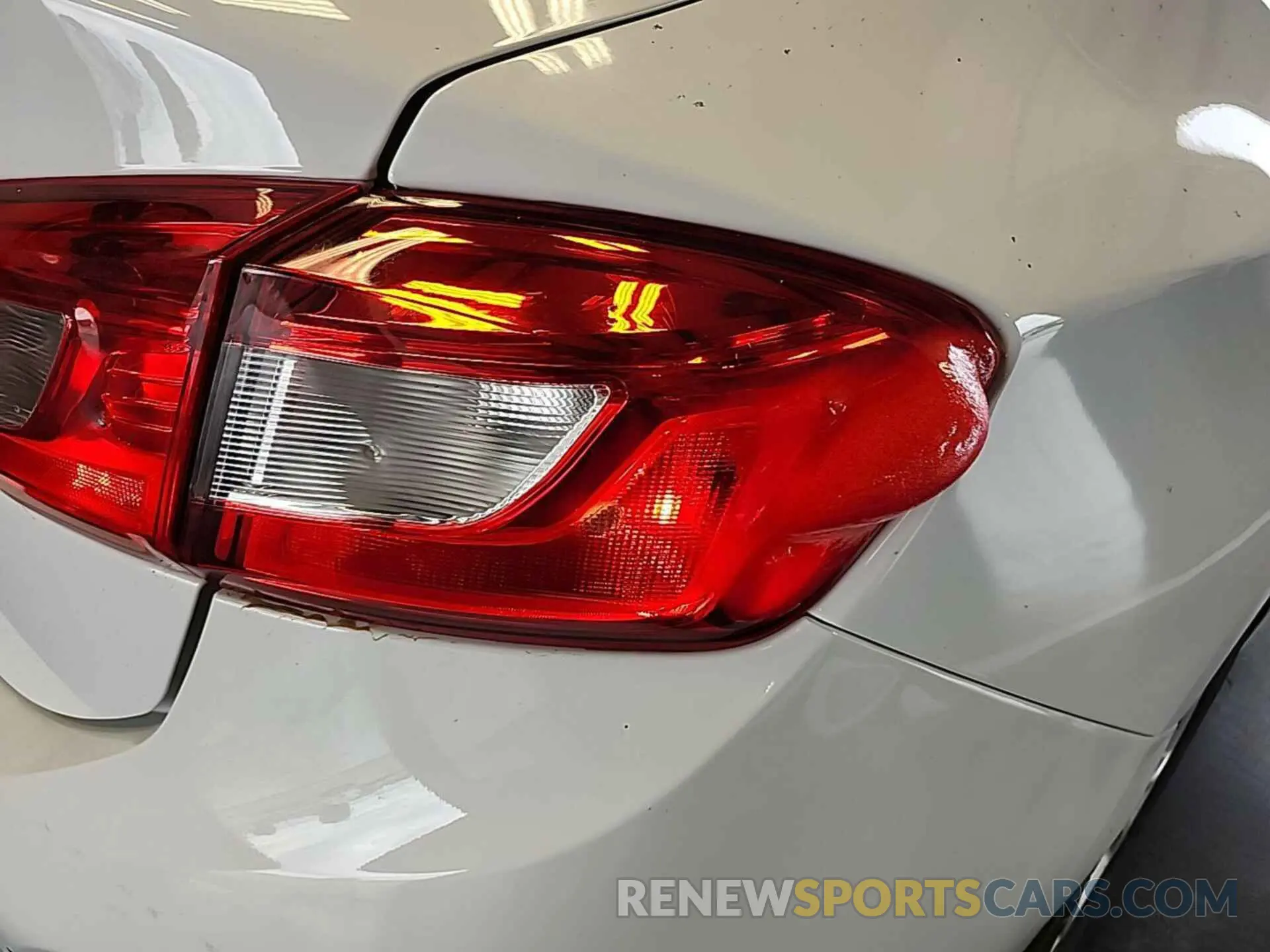 28 Photograph of a damaged car 1G1BC5SMXK7136281 CHEVROLET CRUZE 2019