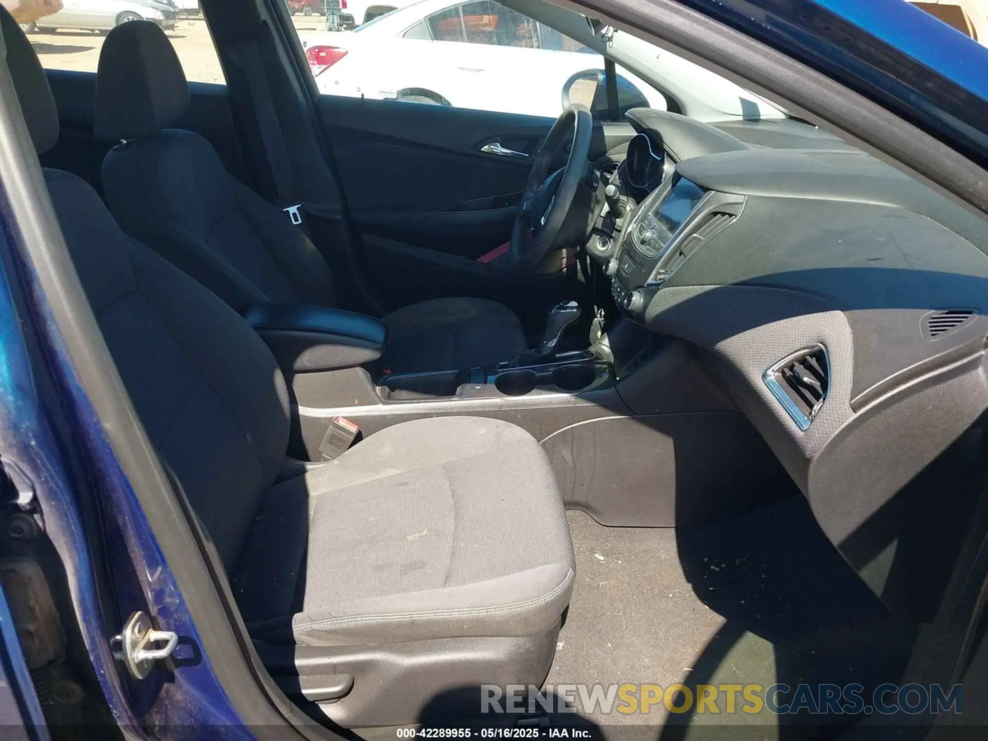 5 Photograph of a damaged car 1G1BE5SM0K7114963 CHEVROLET CRUZE 2019