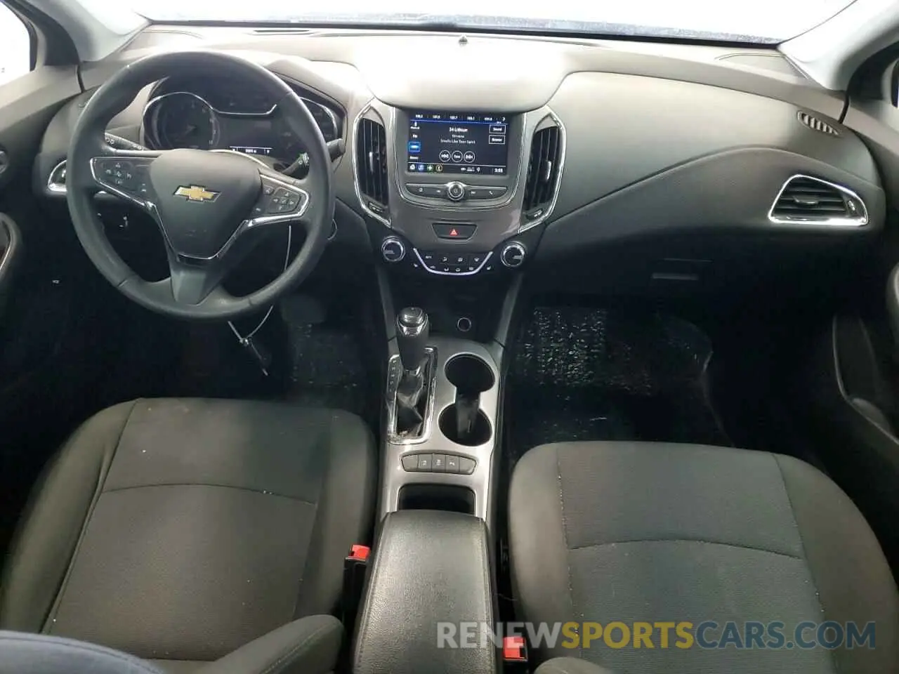 8 Photograph of a damaged car 1G1BE5SM0K7124215 CHEVROLET CRUZE 2019