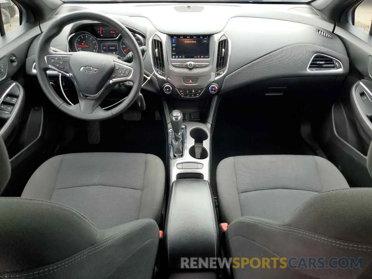 8 Photograph of a damaged car 1G1BE5SM0K7137000 CHEVROLET CRUZE 2019