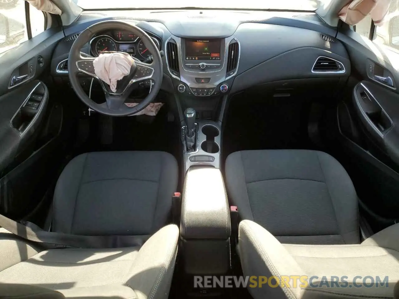 8 Photograph of a damaged car 1G1BE5SM0K7147123 CHEVROLET CRUZE 2019