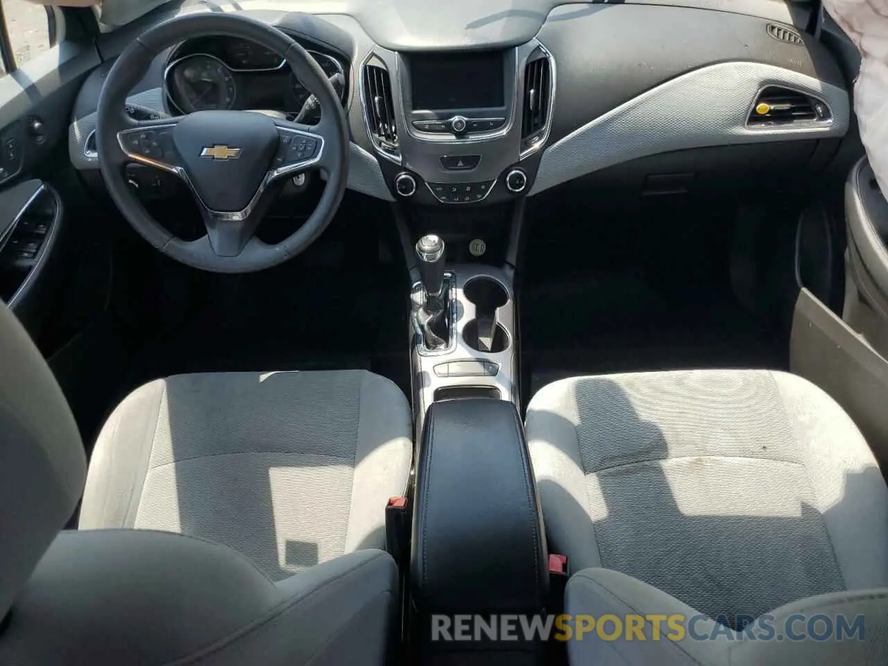 8 Photograph of a damaged car 1G1BE5SM1K7106869 CHEVROLET CRUZE 2019