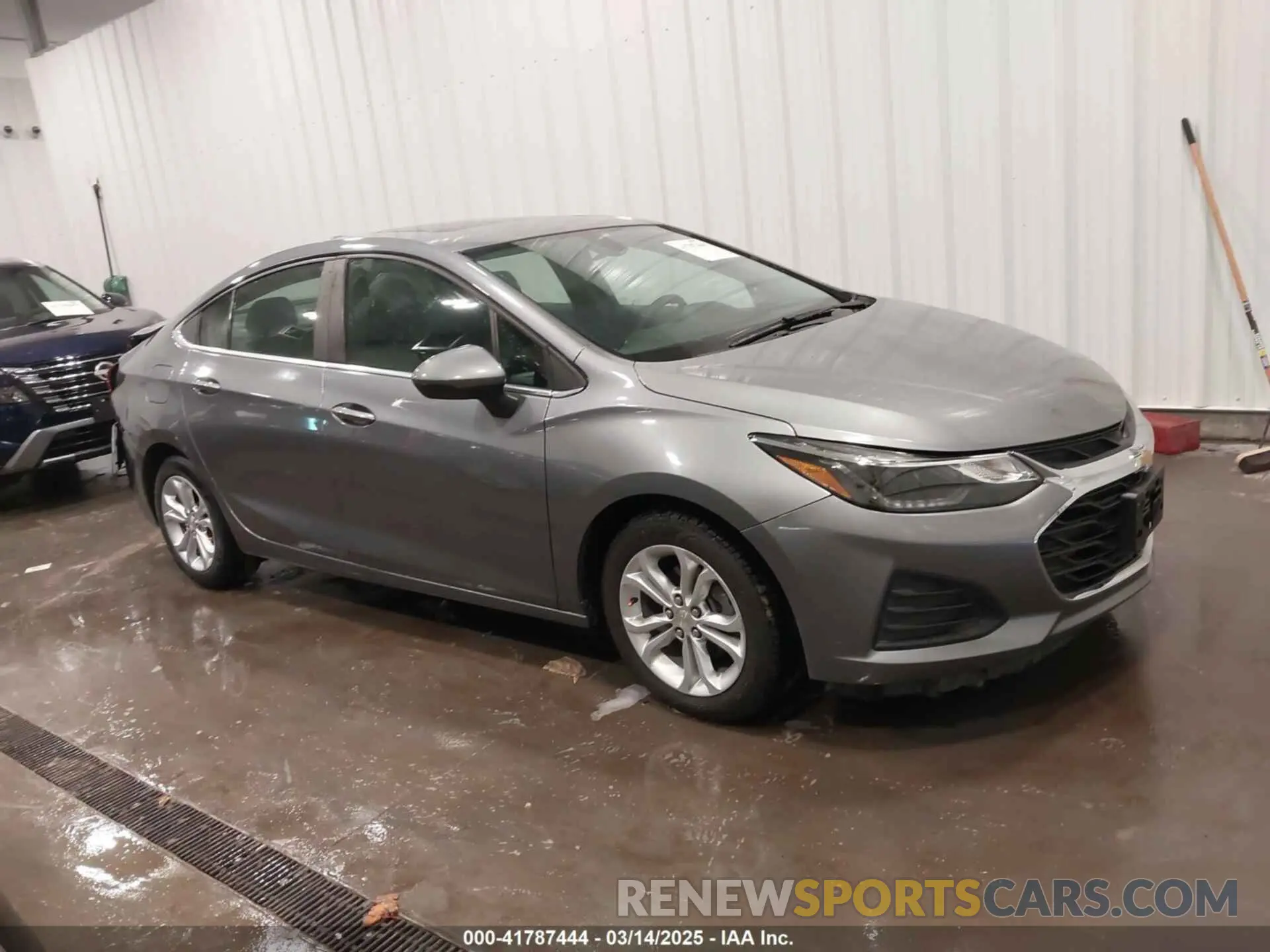 1 Photograph of a damaged car 1G1BE5SM1K7115782 CHEVROLET CRUZE 2019