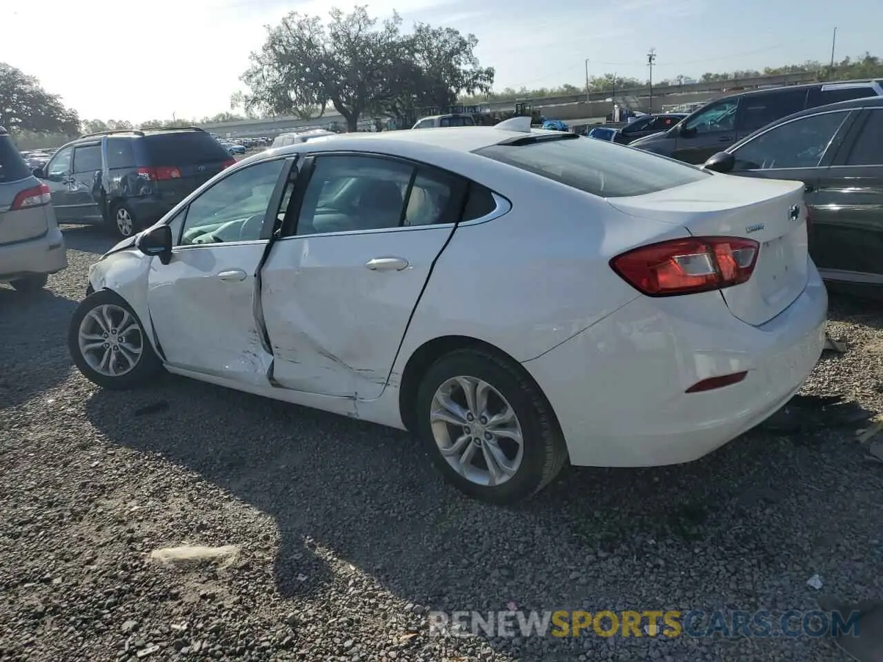 2 Photograph of a damaged car 1G1BE5SM1K7120545 CHEVROLET CRUZE 2019