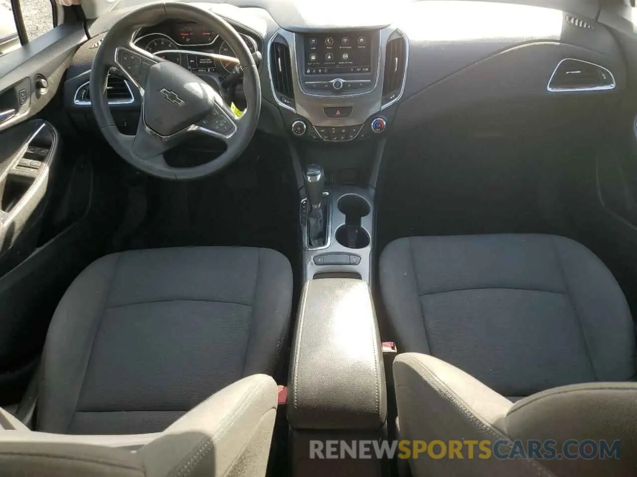 8 Photograph of a damaged car 1G1BE5SM1K7120545 CHEVROLET CRUZE 2019