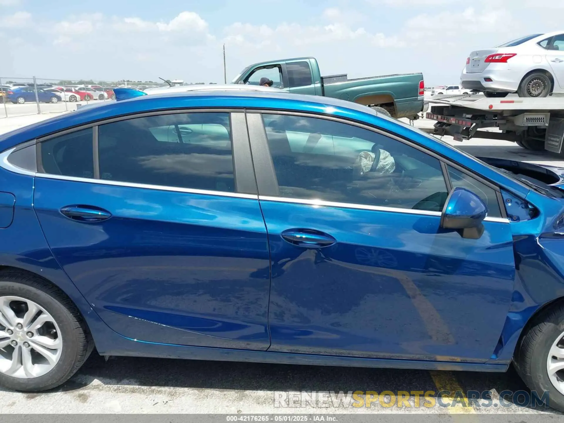 13 Photograph of a damaged car 1G1BE5SM1K7129049 CHEVROLET CRUZE 2019