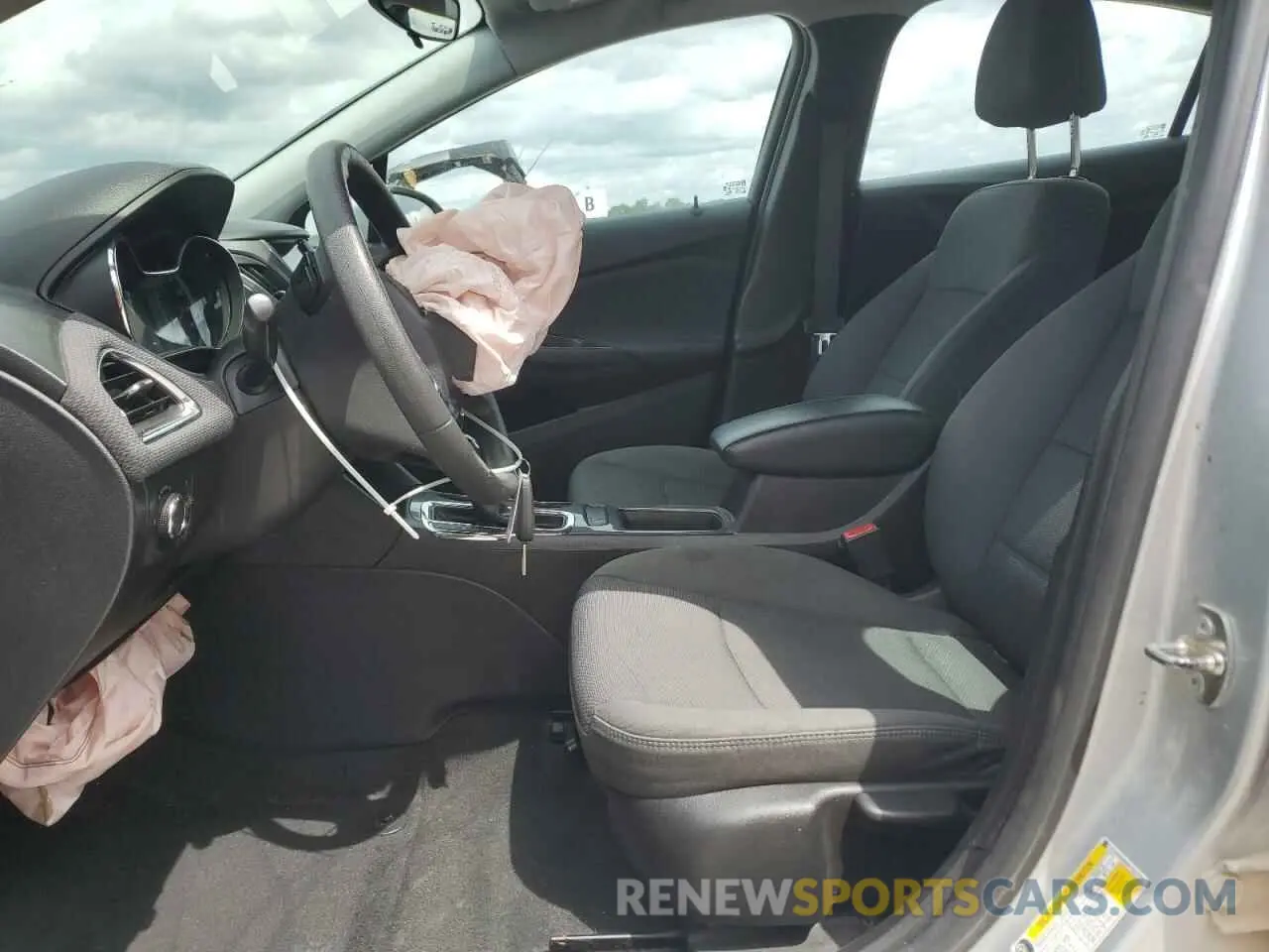7 Photograph of a damaged car 1G1BE5SM2K7117279 CHEVROLET CRUZE 2019