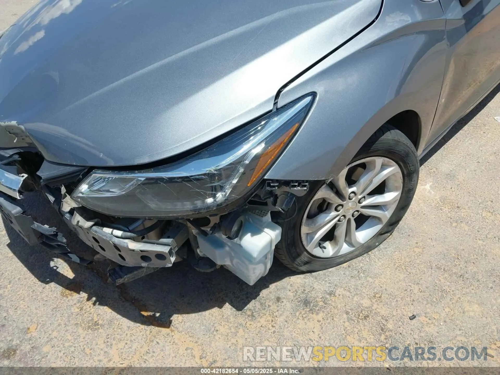 17 Photograph of a damaged car 1G1BE5SM2K7118111 CHEVROLET CRUZE 2019