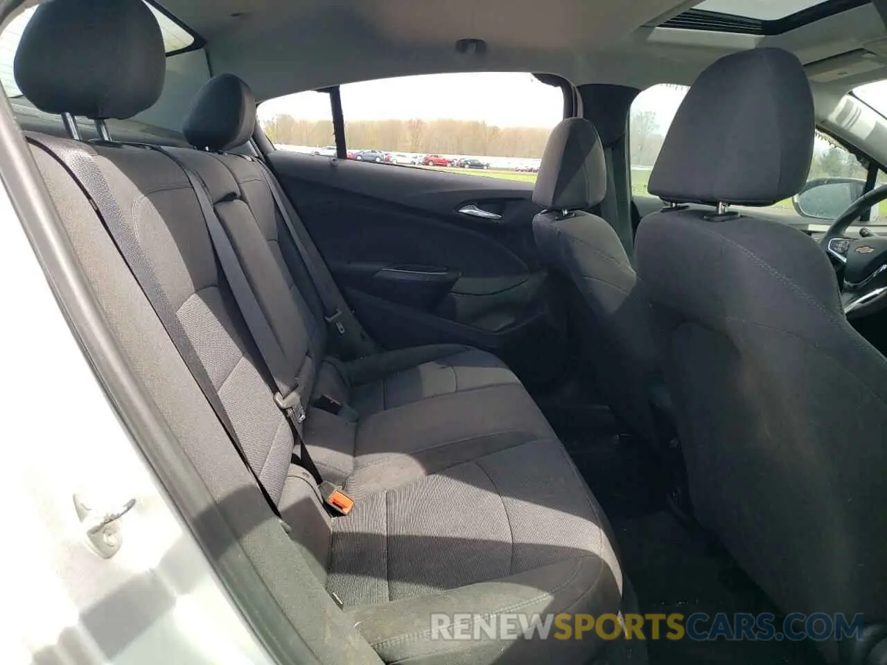 10 Photograph of a damaged car 1G1BE5SM2K7134812 CHEVROLET CRUZE 2019