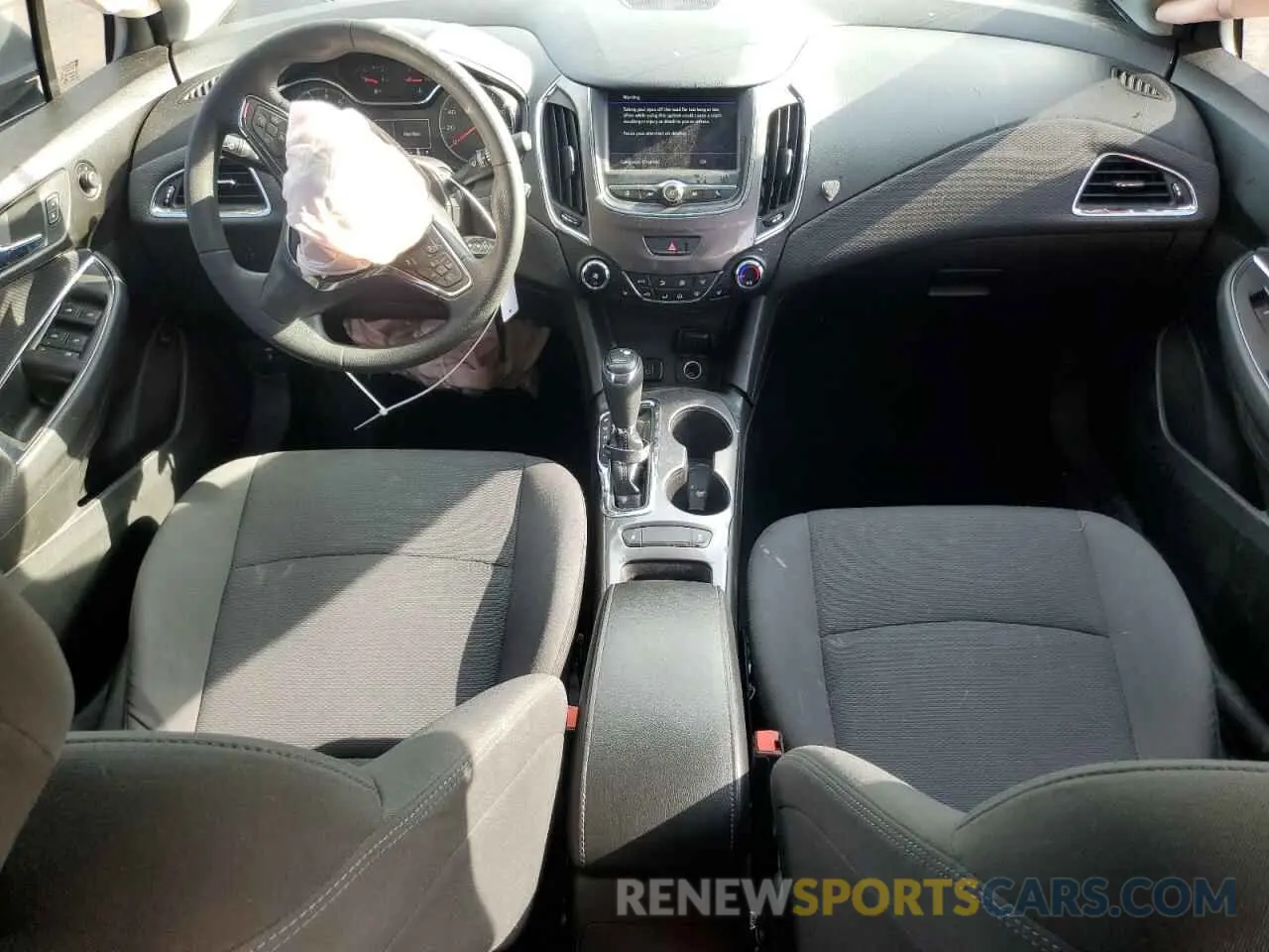 8 Photograph of a damaged car 1G1BE5SM2K7144725 CHEVROLET CRUZE 2019
