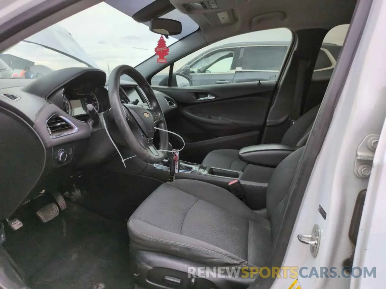 7 Photograph of a damaged car 1G1BE5SM2K7147365 CHEVROLET CRUZE 2019