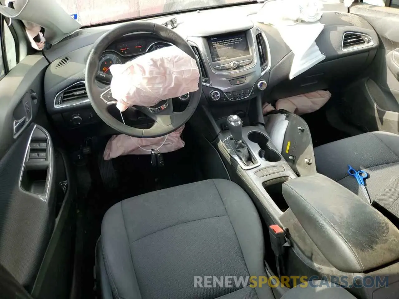 8 Photograph of a damaged car 1G1BE5SM3K7106422 CHEVROLET CRUZE 2019