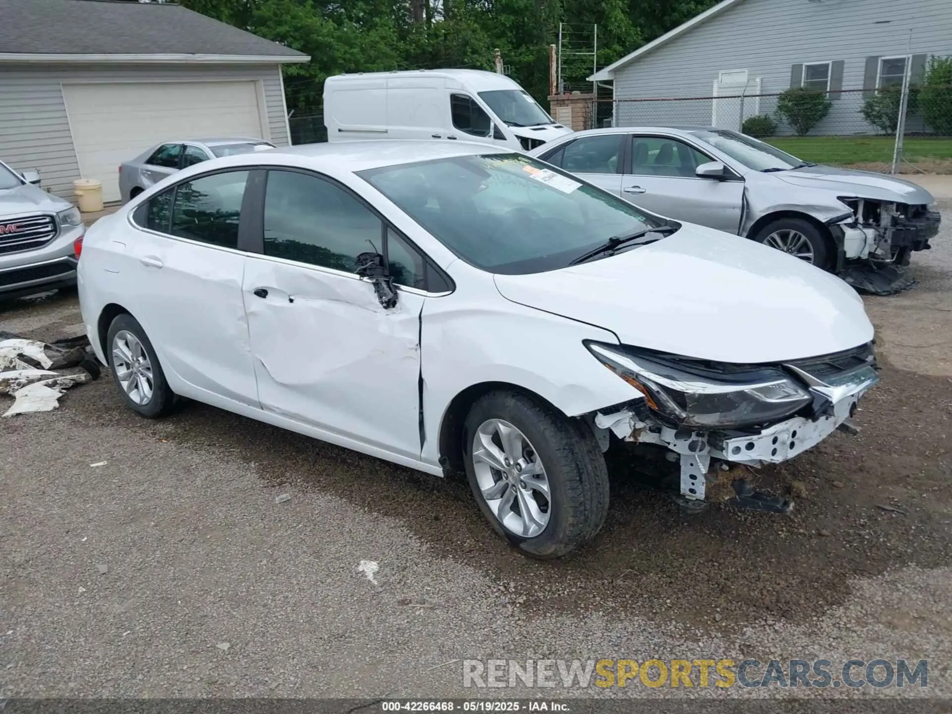 1 Photograph of a damaged car 1G1BE5SM3K7115346 CHEVROLET CRUZE 2019