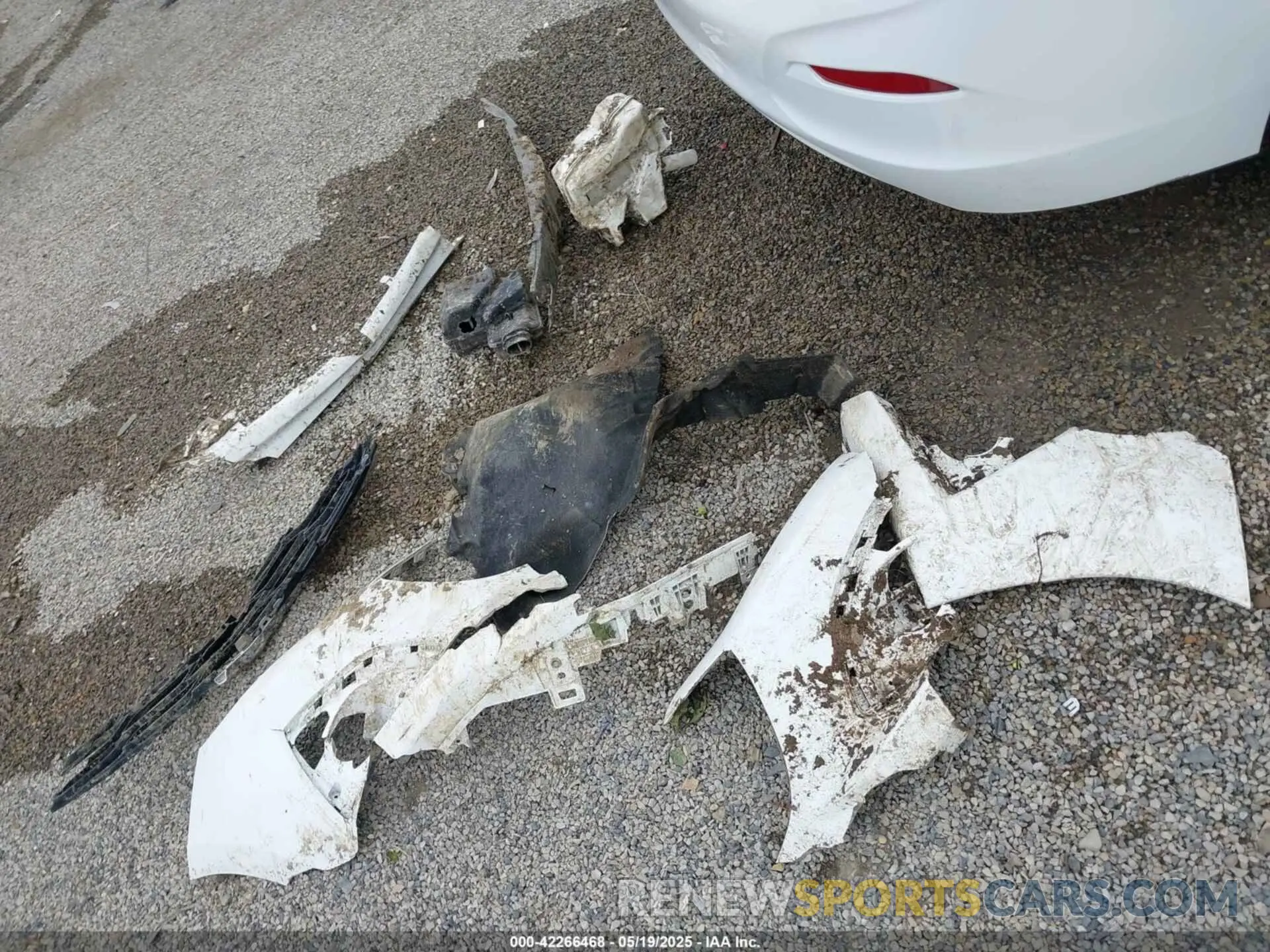 12 Photograph of a damaged car 1G1BE5SM3K7115346 CHEVROLET CRUZE 2019