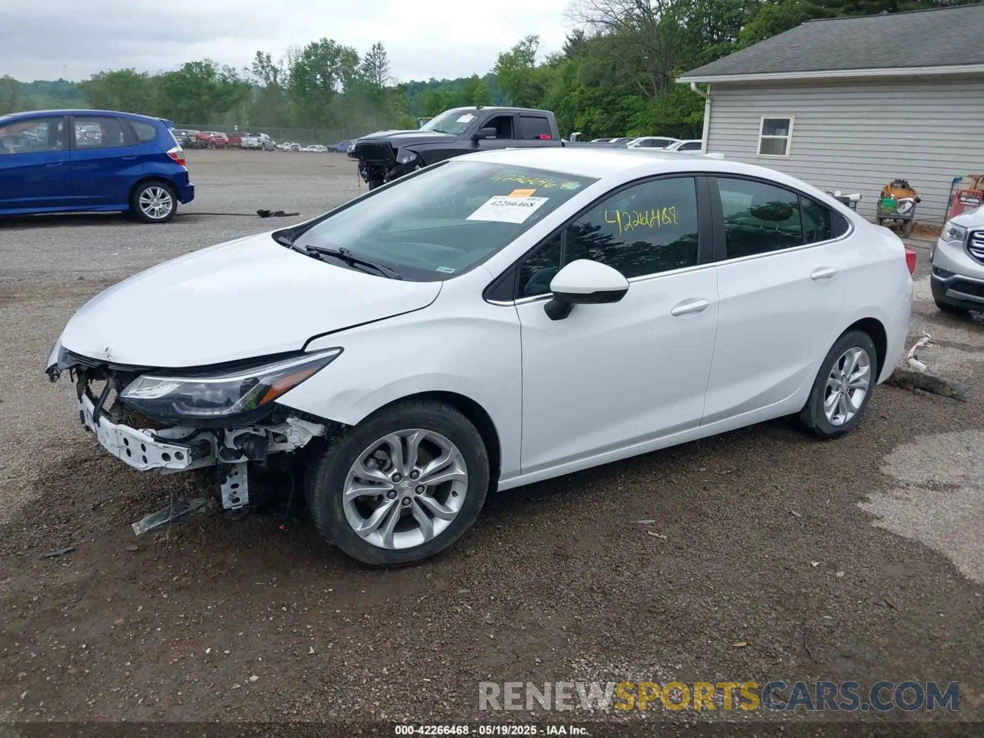 2 Photograph of a damaged car 1G1BE5SM3K7115346 CHEVROLET CRUZE 2019