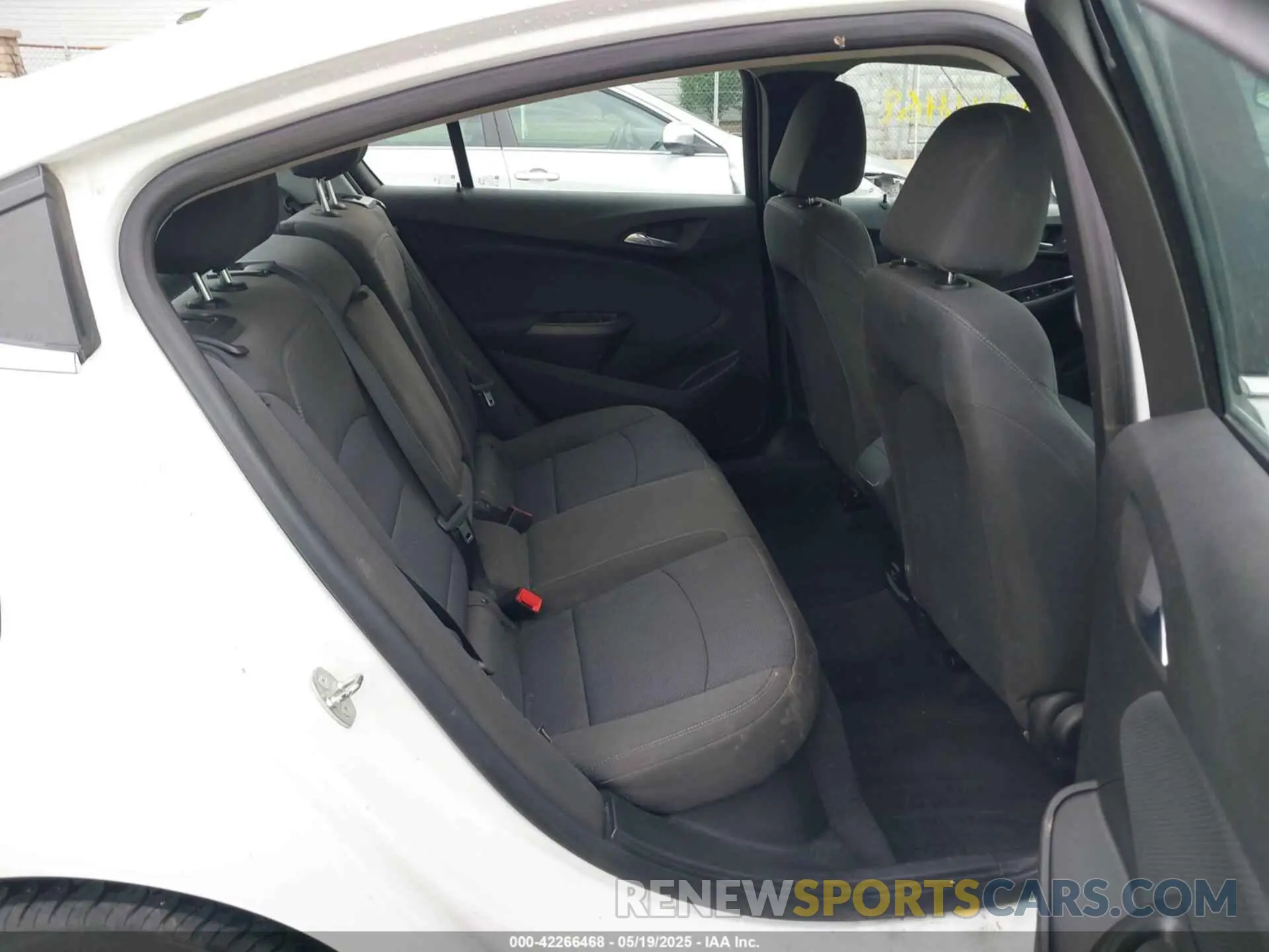 8 Photograph of a damaged car 1G1BE5SM3K7115346 CHEVROLET CRUZE 2019