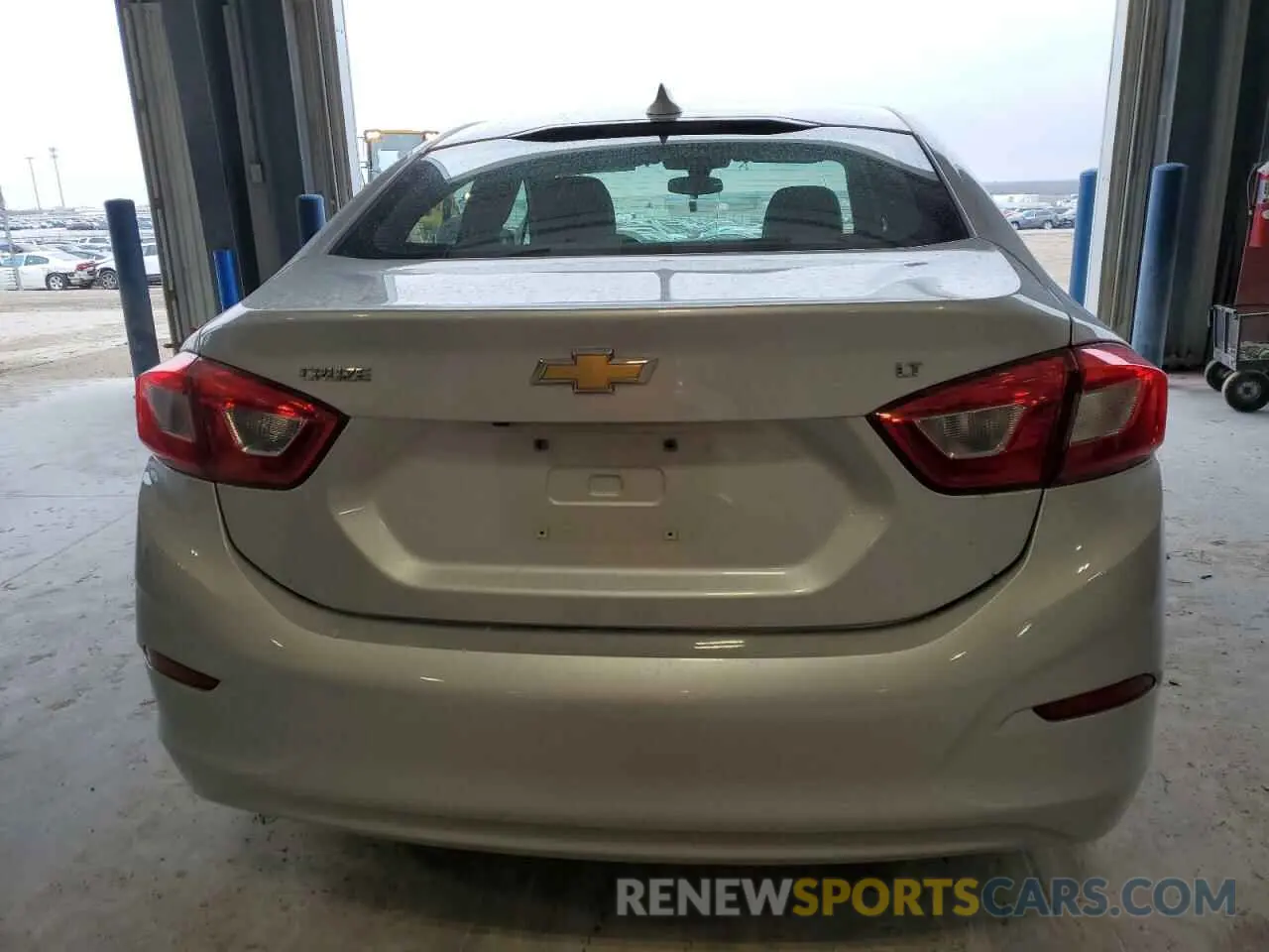 6 Photograph of a damaged car 1G1BE5SM3K7116741 CHEVROLET CRUZE 2019